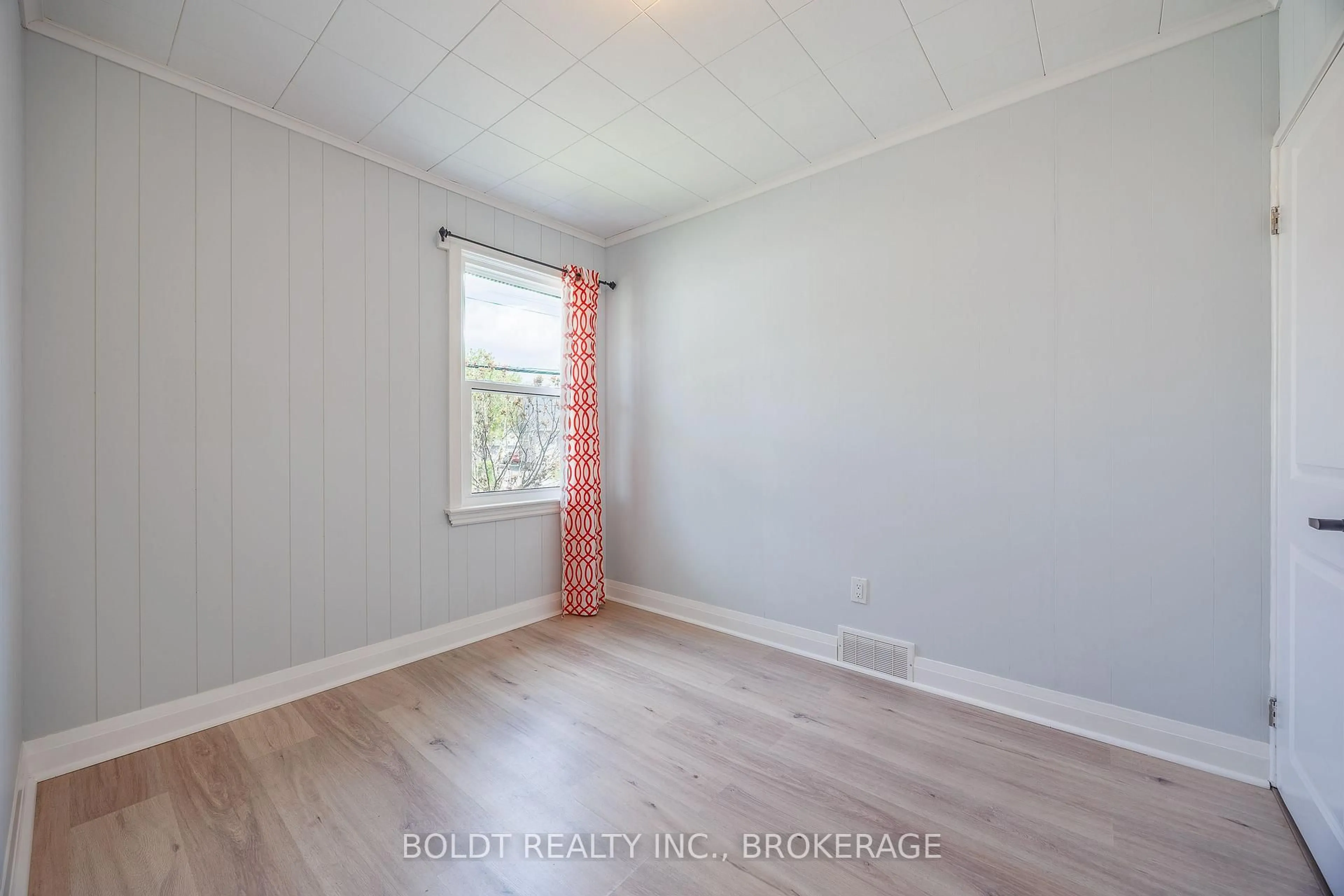 A pic of a room for 422 Welland Ave, St. Catharines Ontario L2M 5T8