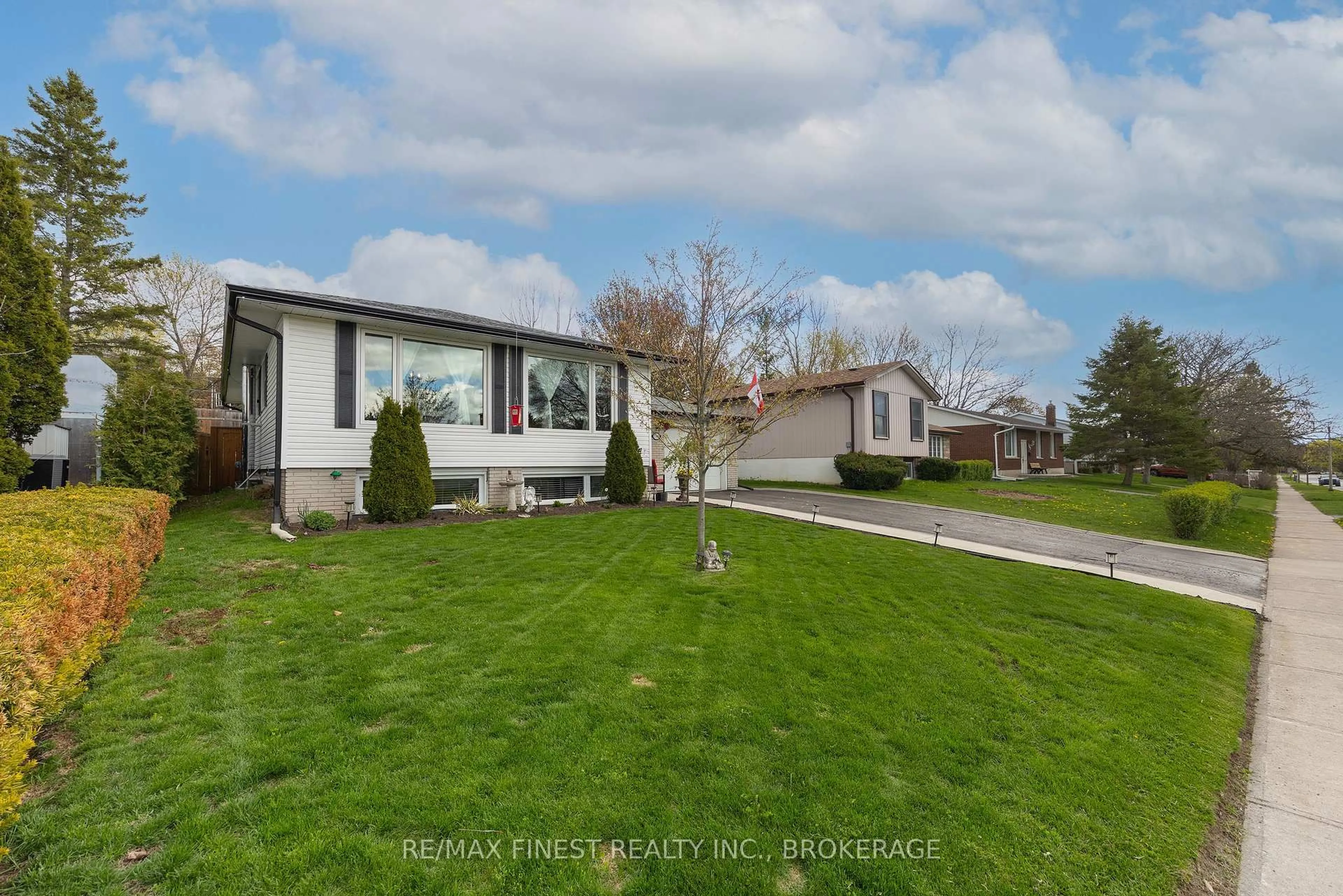 Unknown for 790 High Gate Park Dr, Kingston Ontario K7M 5Z8