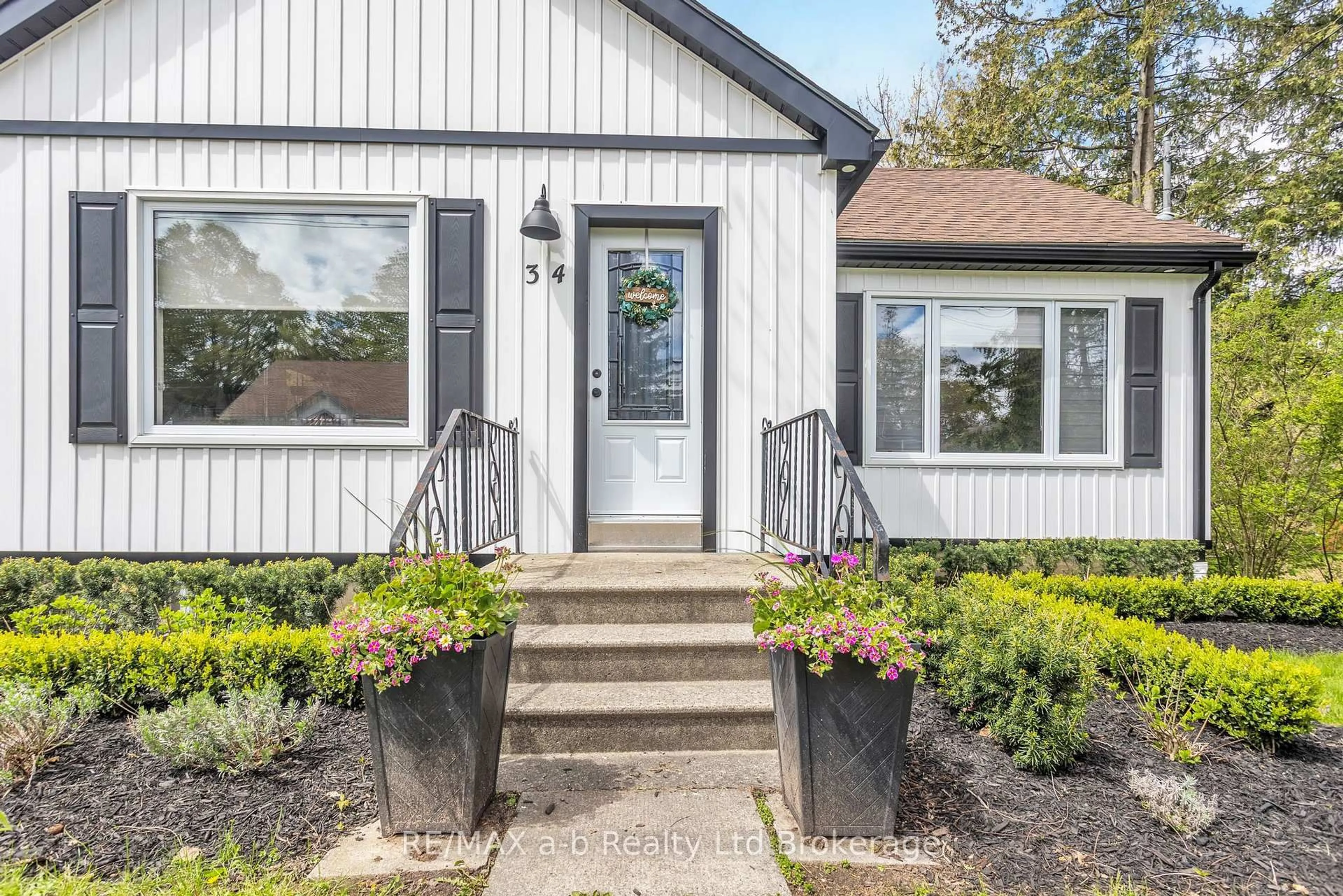Unknown for 34 Dover St, Woodstock Ontario N4S 3L8