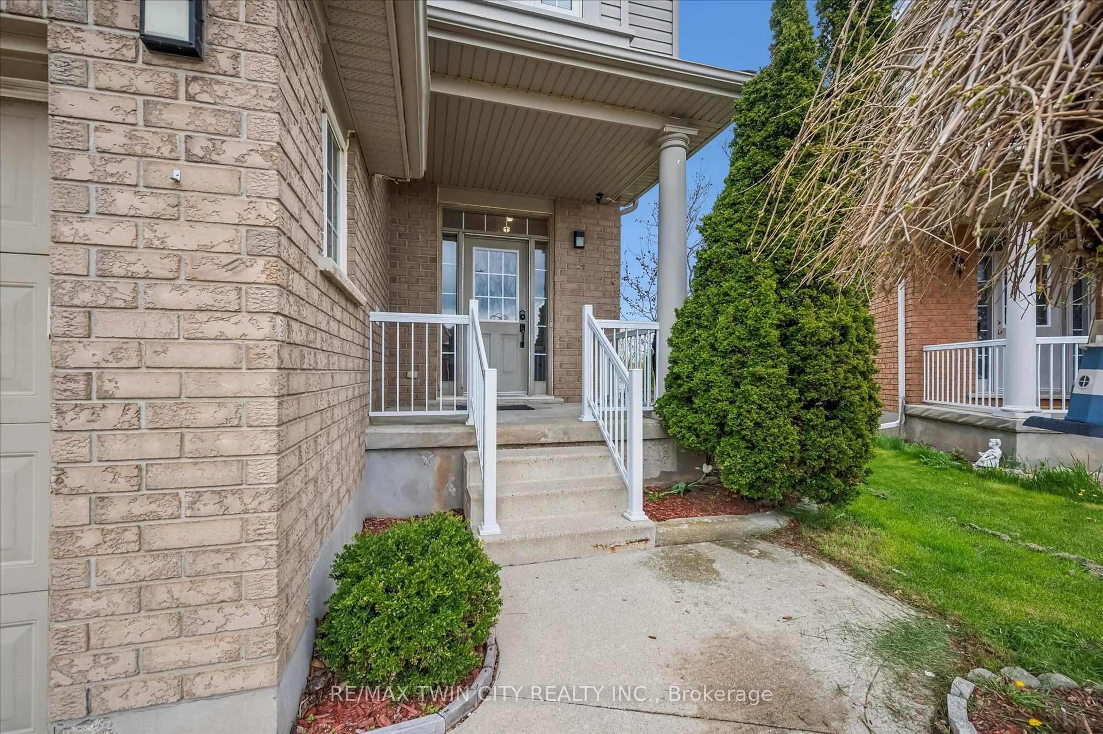 Unknown for 96 Hay Cres, Cambridge Ontario N1P 1H7