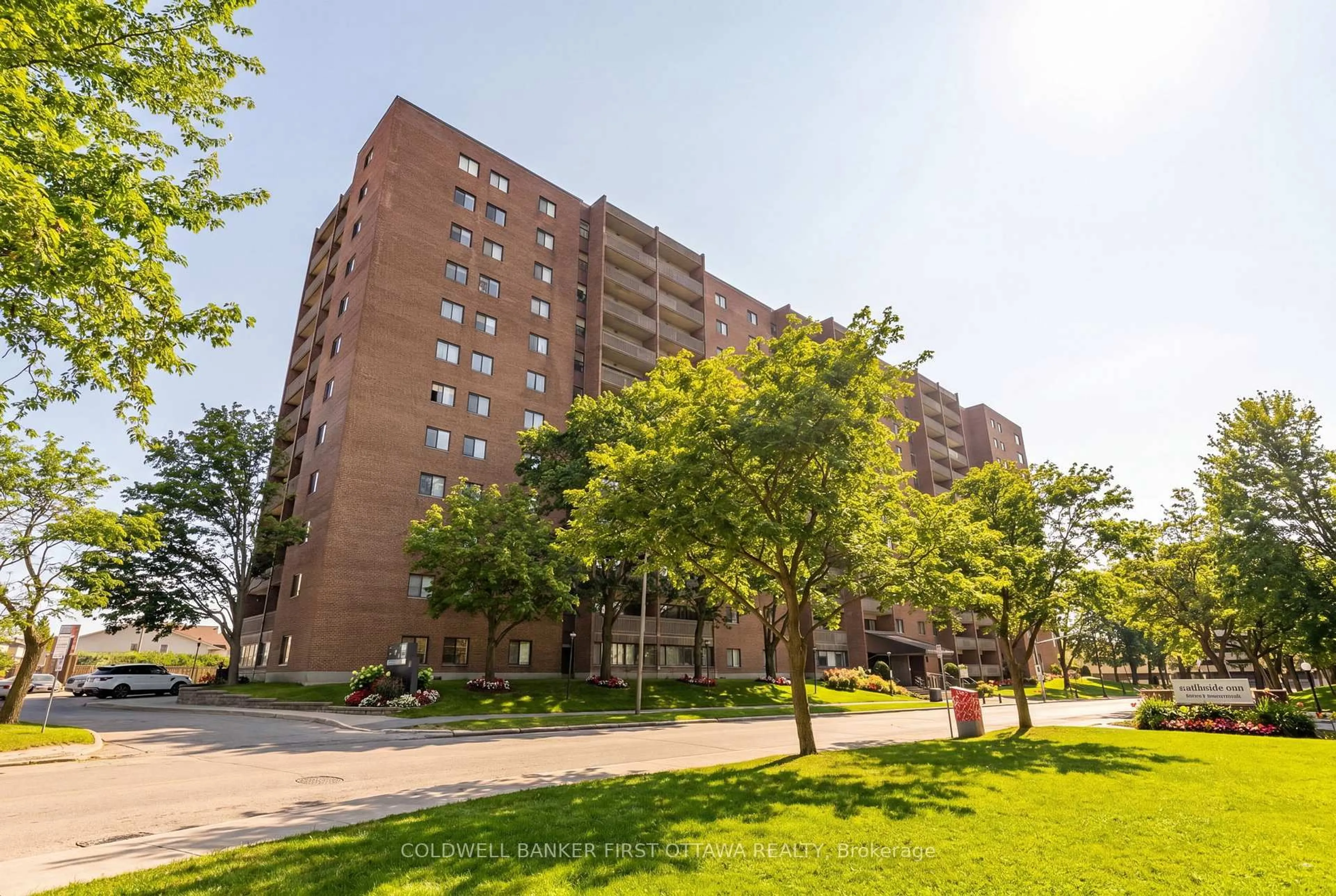 Patio, building for 1100 Ambleside Dr #411, Ottawa Ontario K2B 8G6