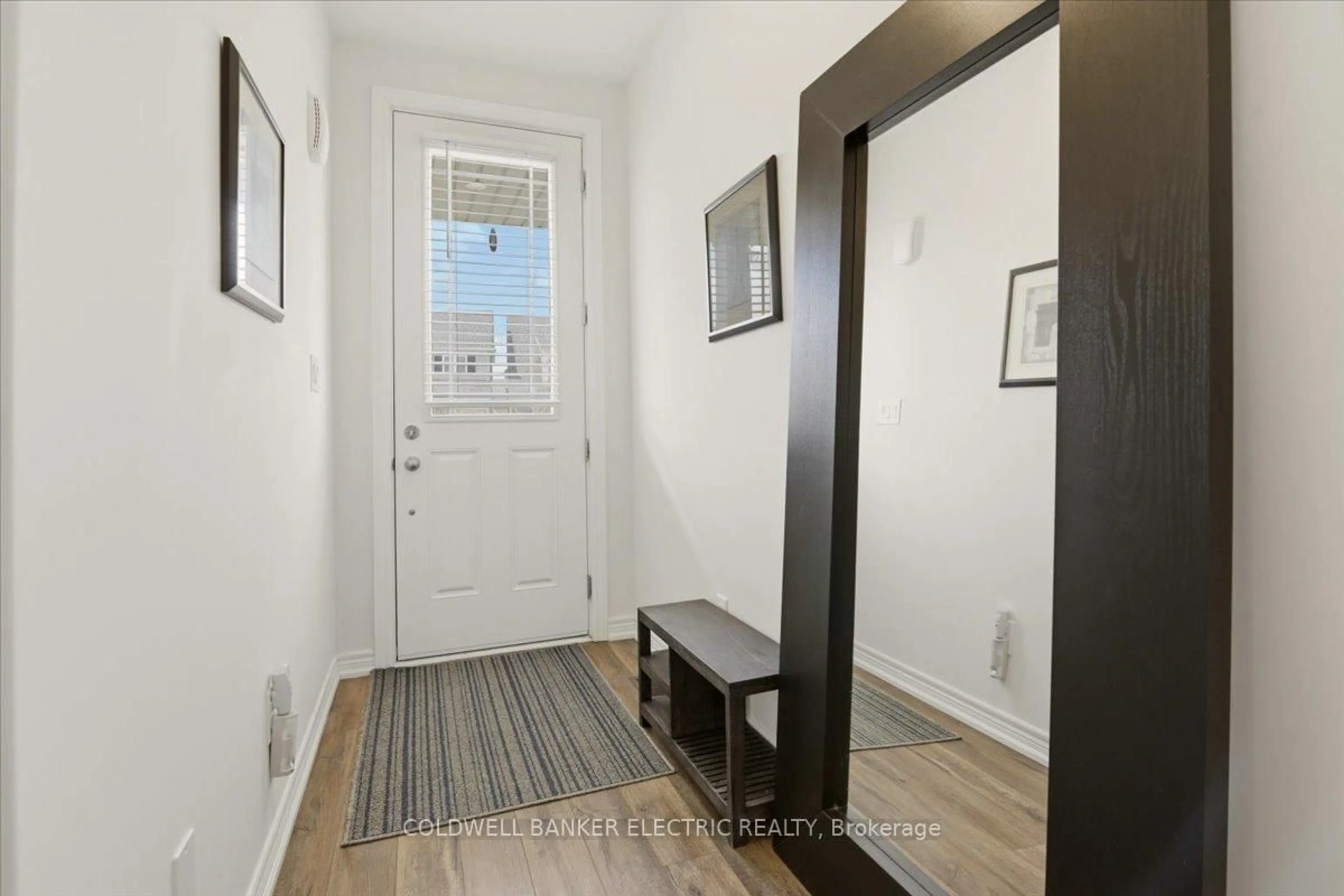 Indoor entryway for 80 Marsh Ave #14, Peterborough Ontario K9H 0J5
