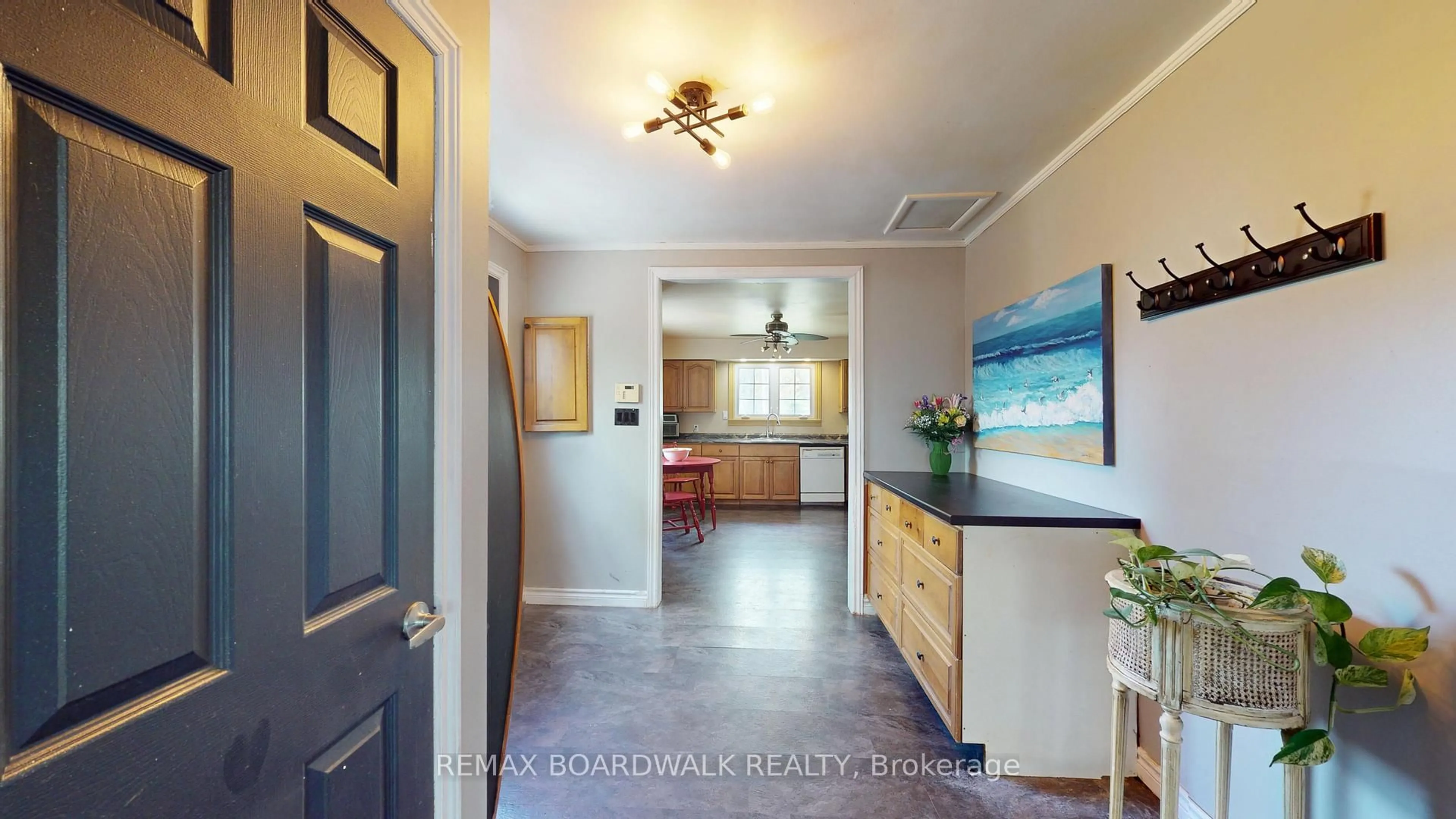 Indoor entryway for 1061 Centennial Rd, Brockville Ontario K6V 5T4