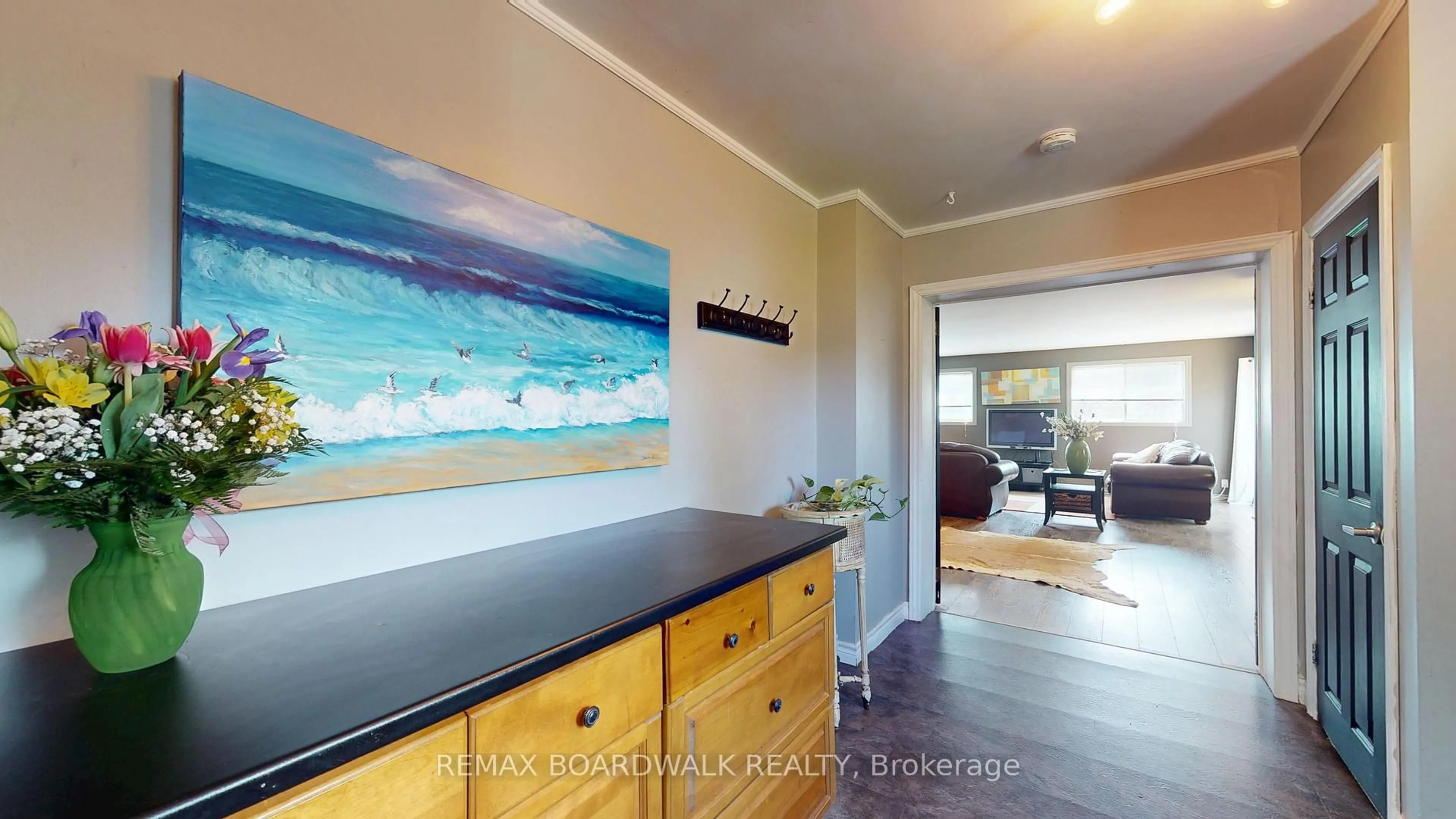 Indoor entryway for 1061 Centennial Rd, Brockville Ontario K6V 5T4