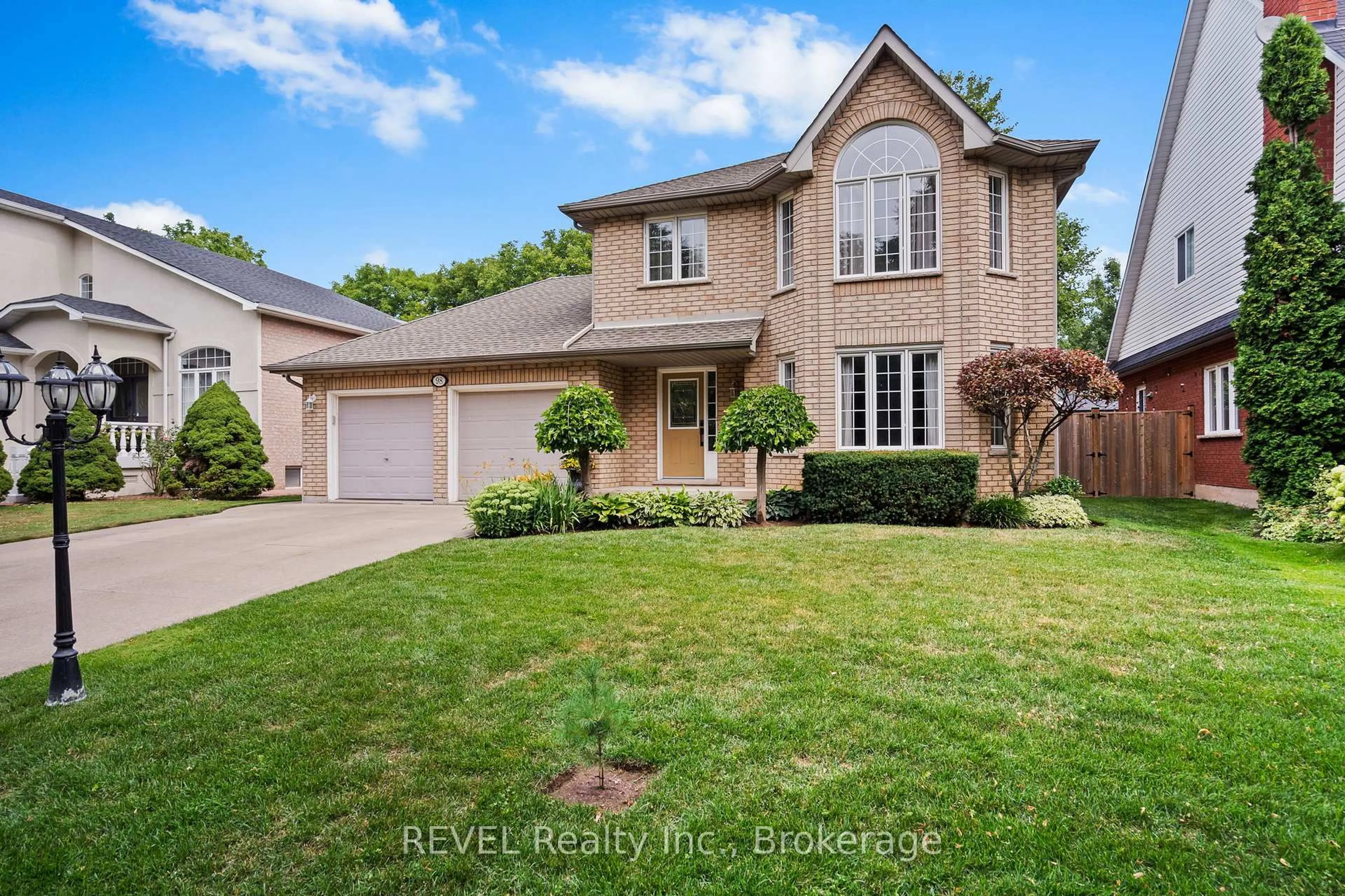 Unknown for 98 Debora Dr, Grimsby Ontario L3M 4J3