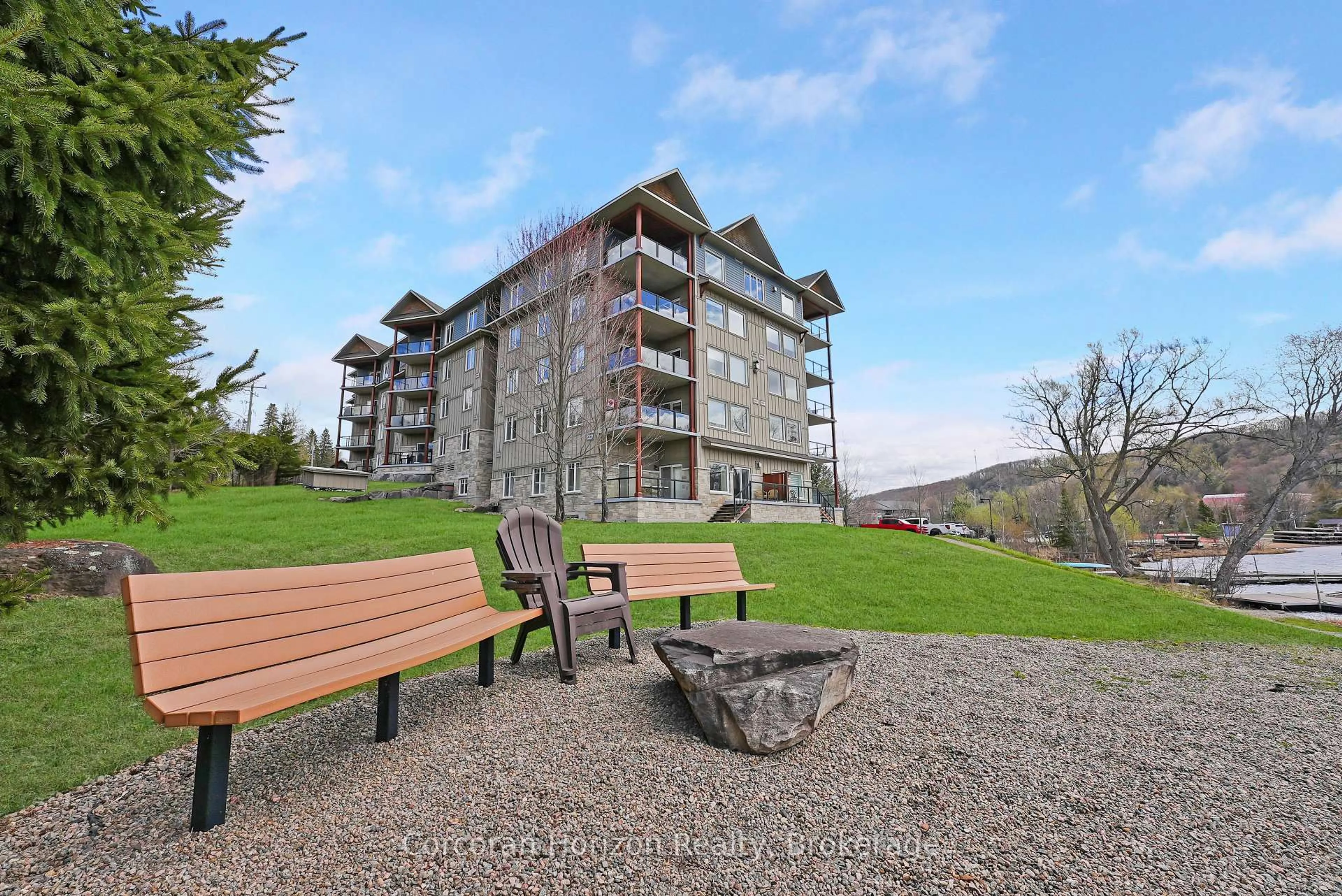 Patio, mountain view for 1 Park St #105, Dysart et al Ontario K0M 1S0