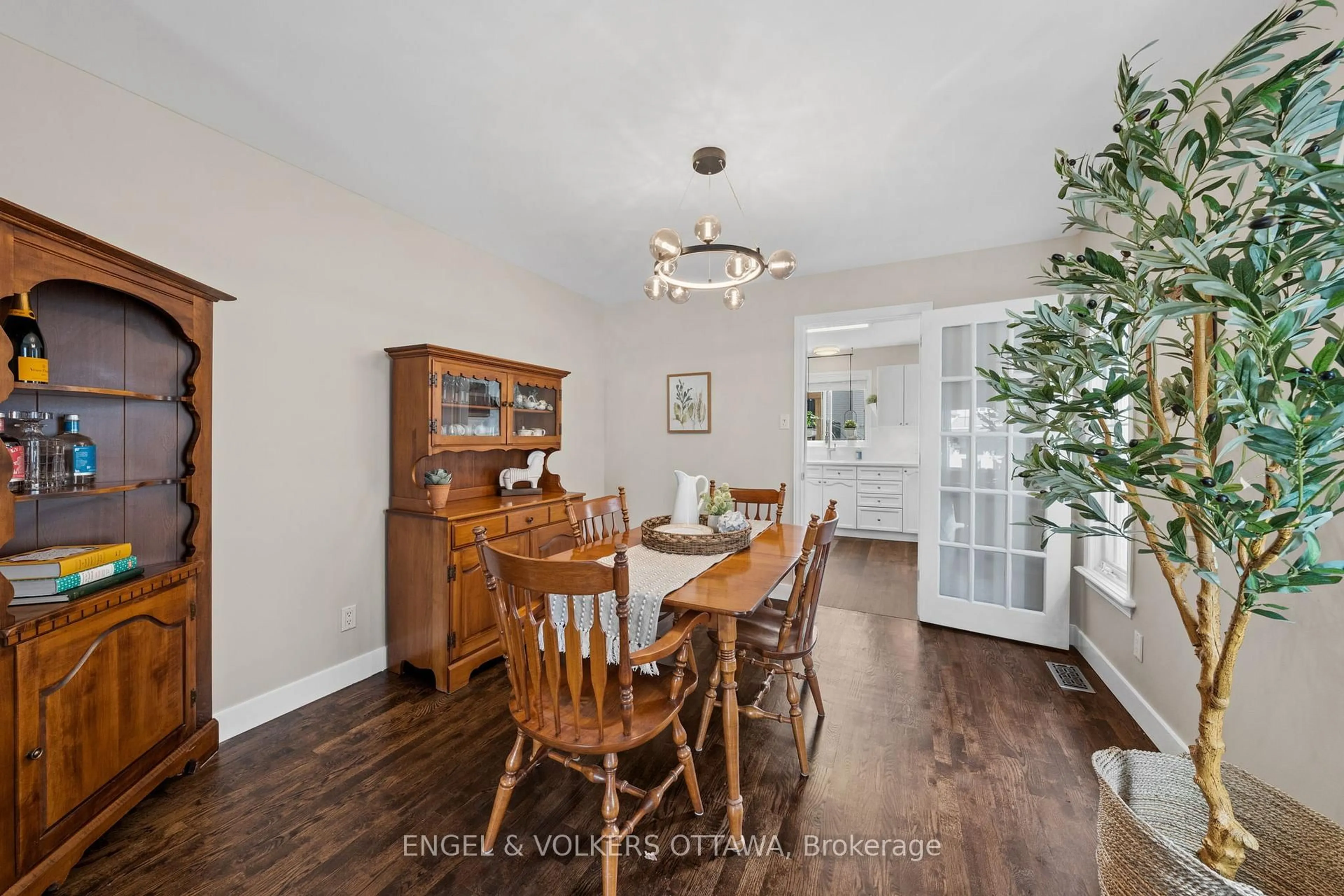 Dining room, wood/laminate floor for 16 Mayford Ave, Ottawa Ontario K2G 6A7
