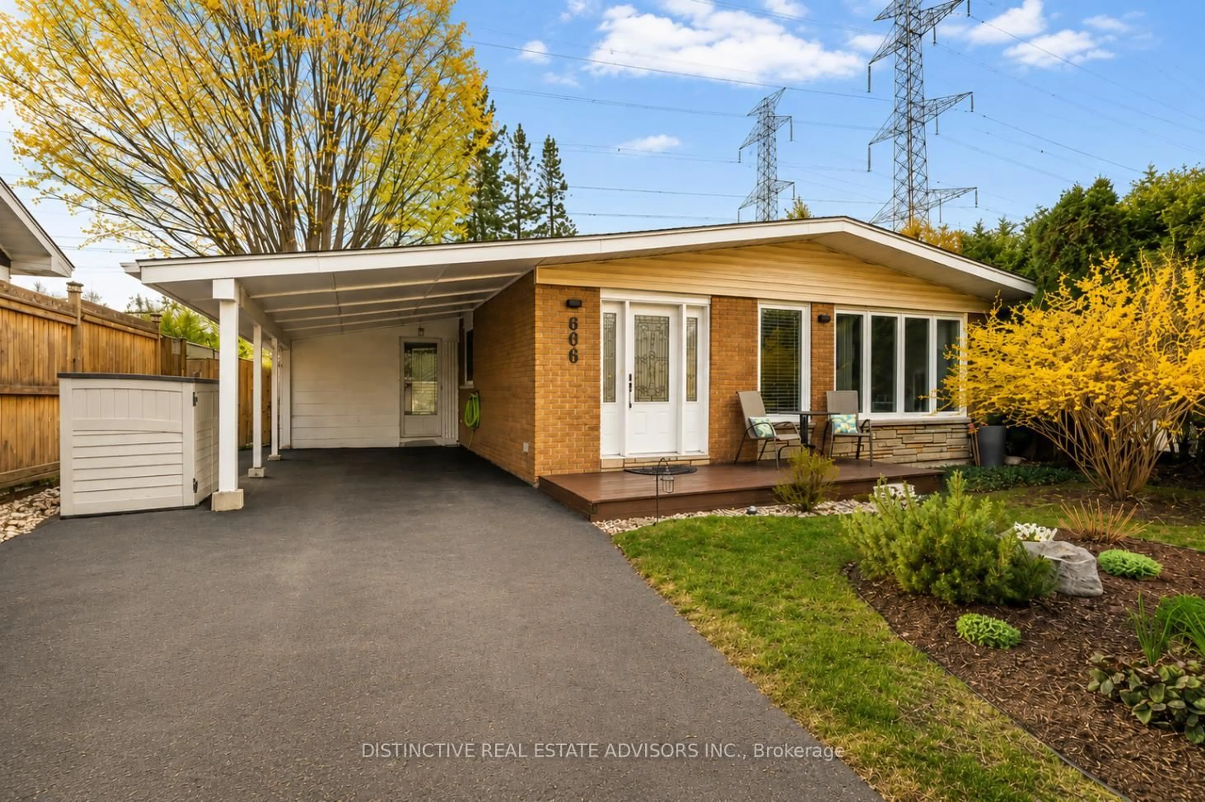 Home with vinyl exterior material, street for 606 Dickinson Ave, Ottawa Ontario K1V 7J4