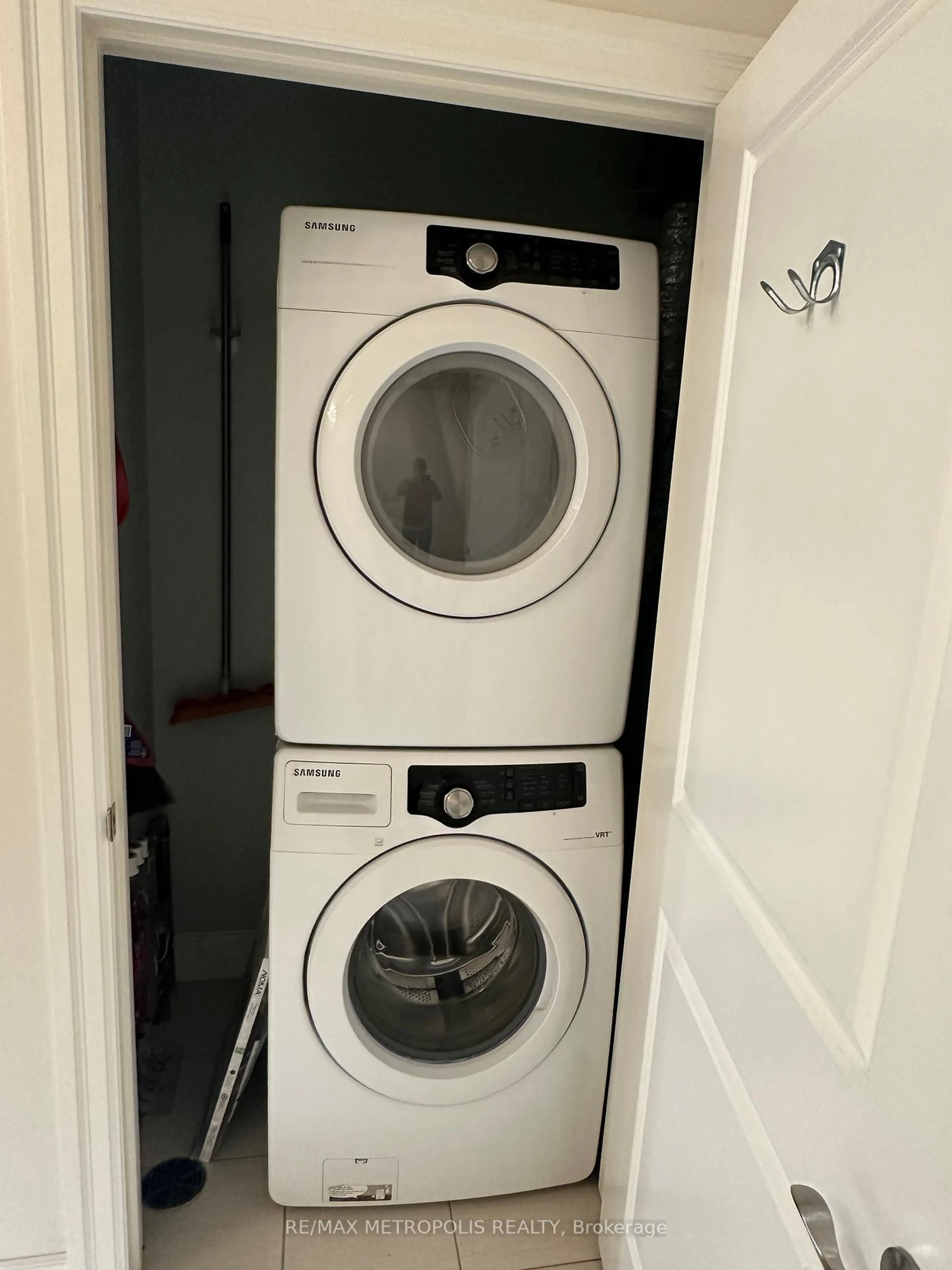 Laundry room for 25 Concession St #110, Cambridge Ontario N1R 2G6