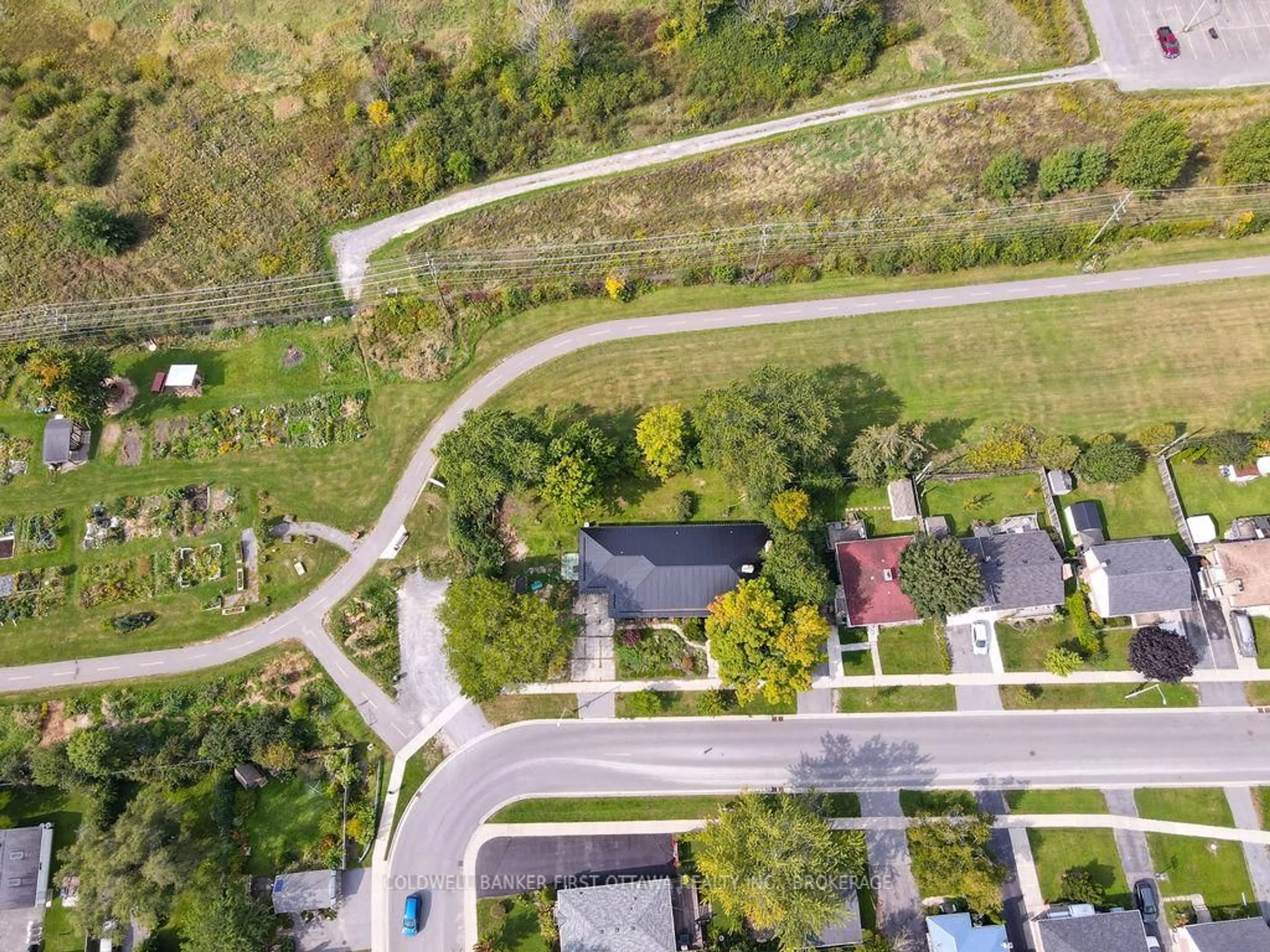 A pic from outside/outdoor area/front of a property/back of a property/a pic from drone, street for 10 Brant Ave, Kingston Ontario K7K 4V1