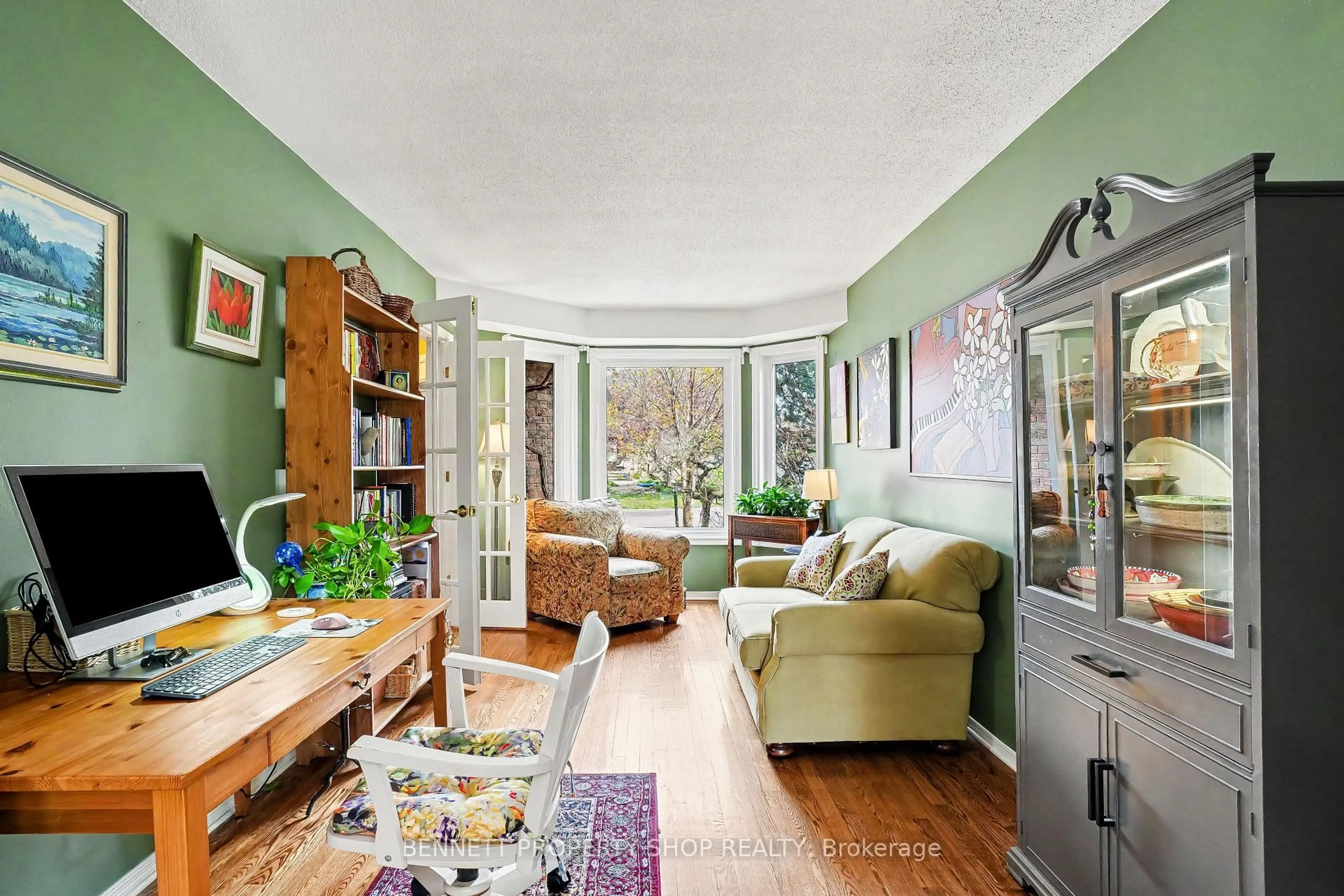 Living room with furniture, unknown for 1 Inwood Dr, Kanata Ontario K2M 2A4