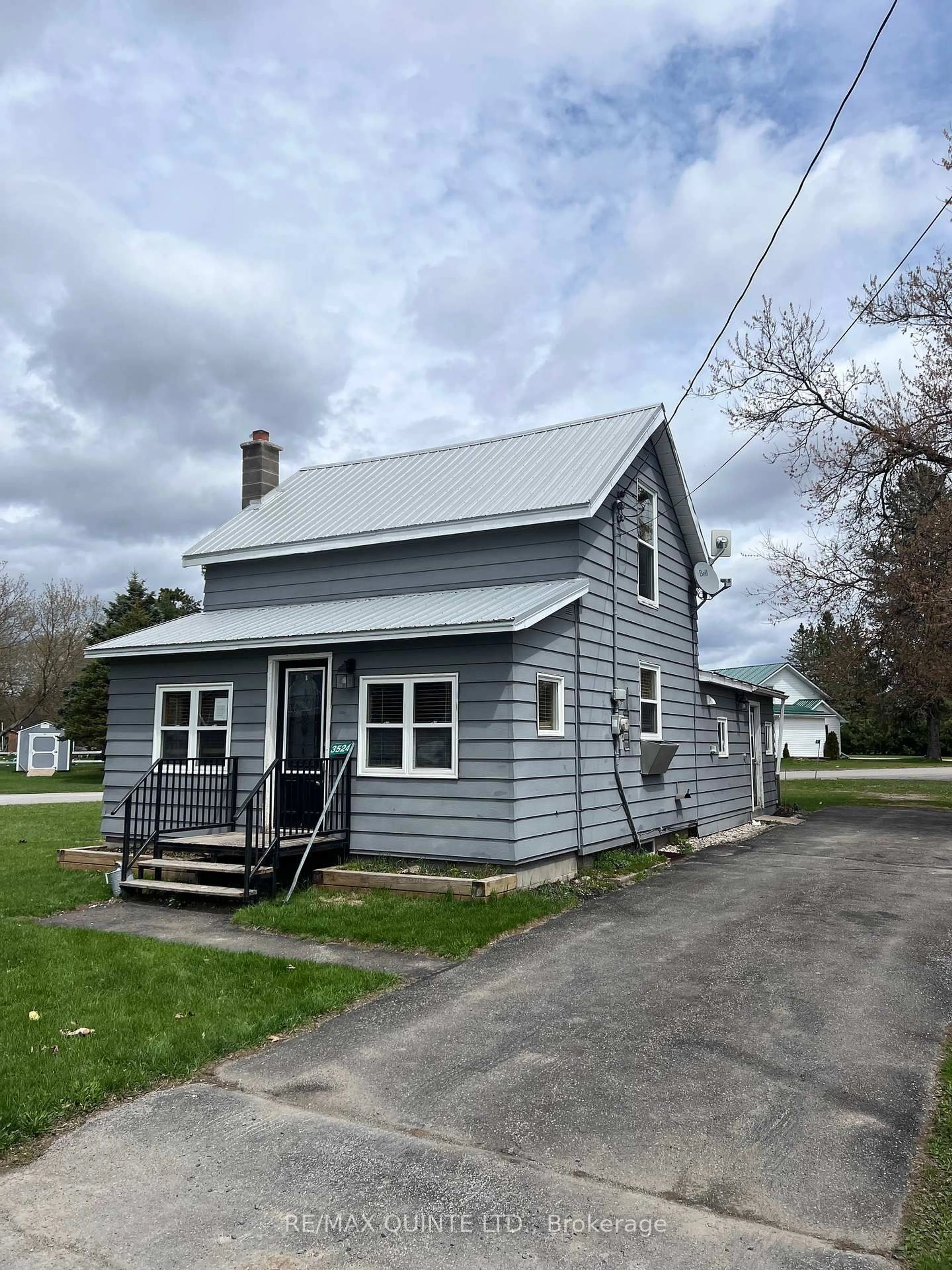 Home with vinyl exterior material, building for 3524 Flinton Rd, Kaladar Ontario K0H 1P0