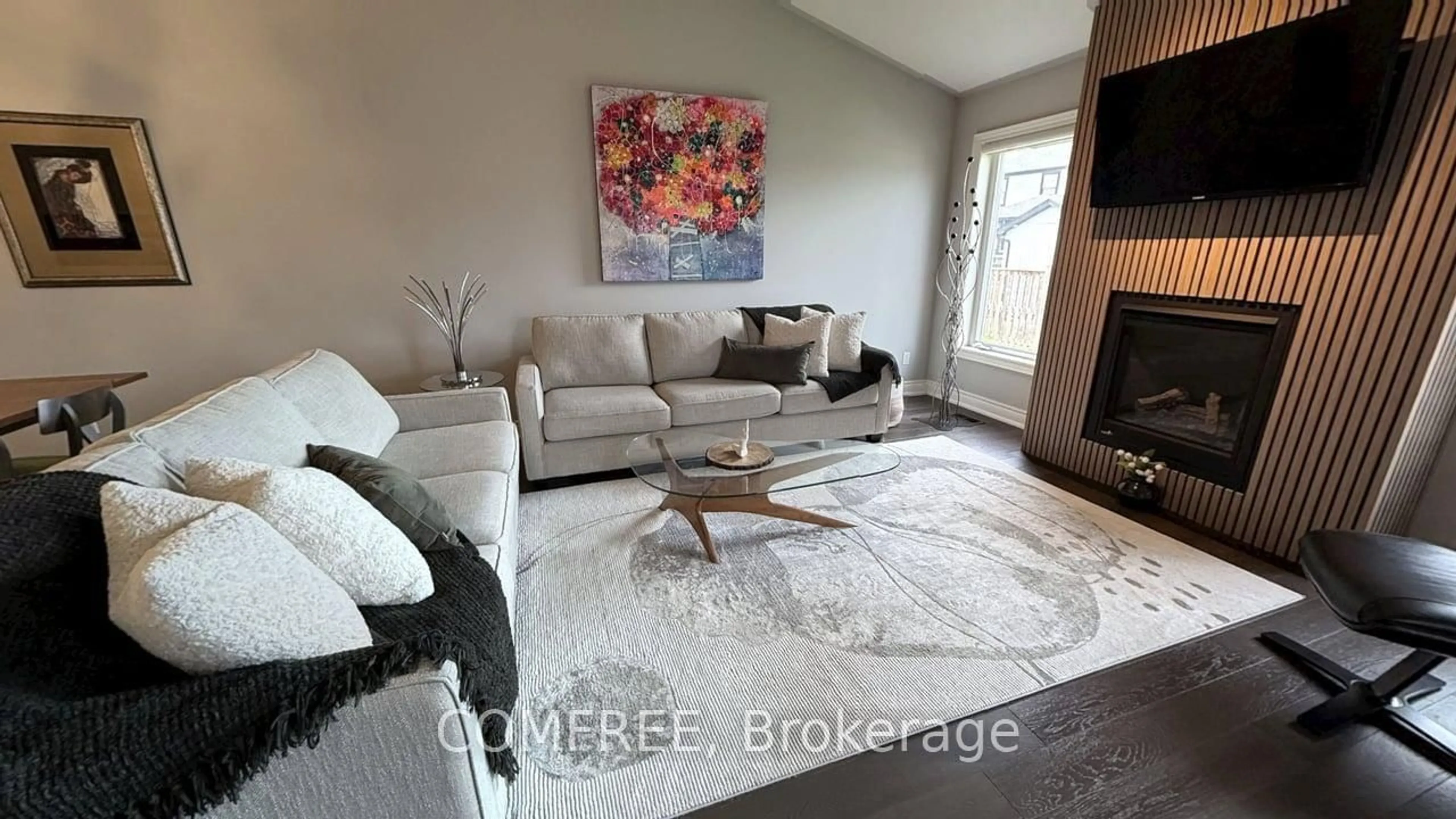 Living room with furniture, unknown for 3958 Lower Coach Rd, Fort Erie Ontario L0S 1S0