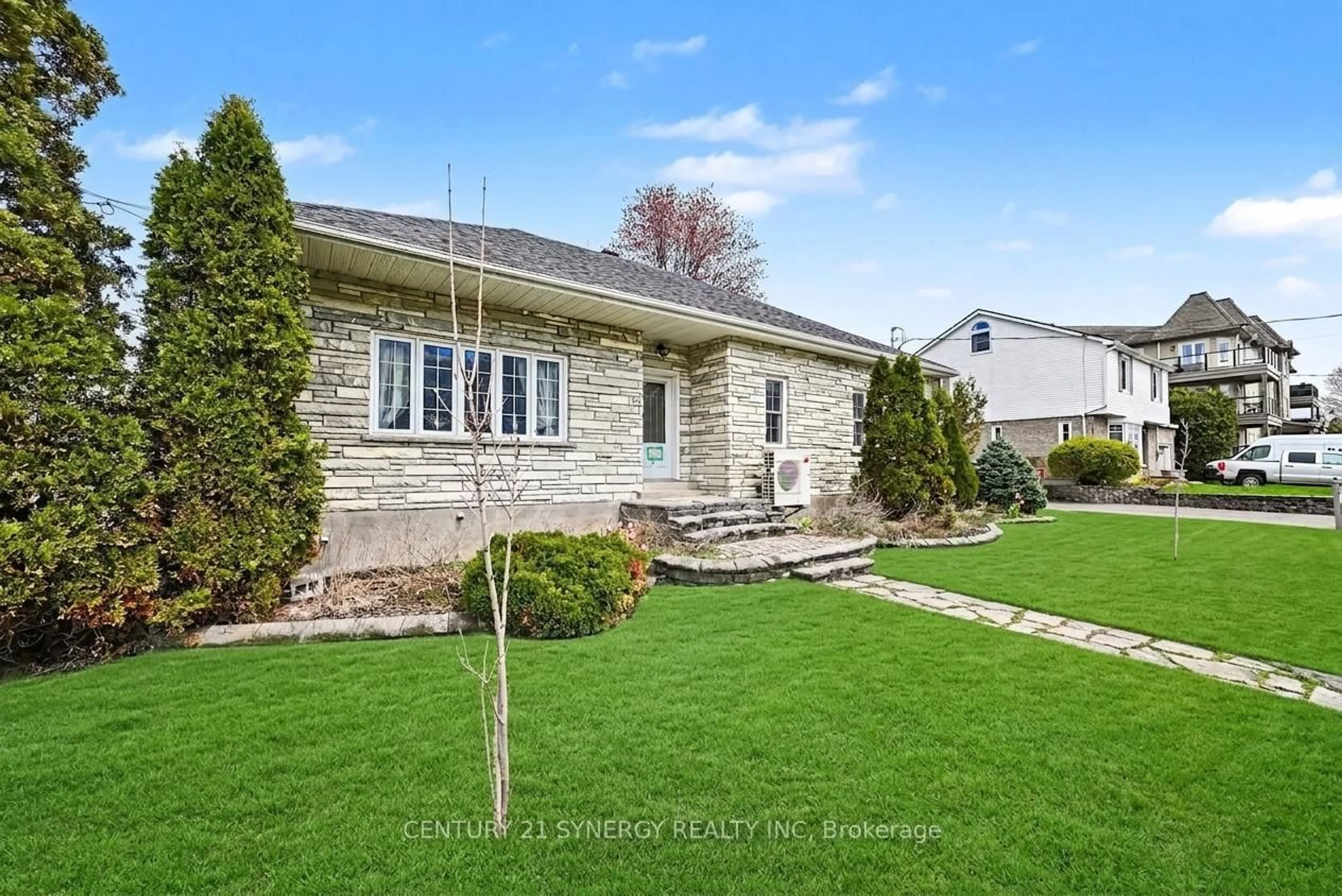 Home with vinyl exterior material, street for 782 Principale St, Casselman Ontario K0A 1M0
