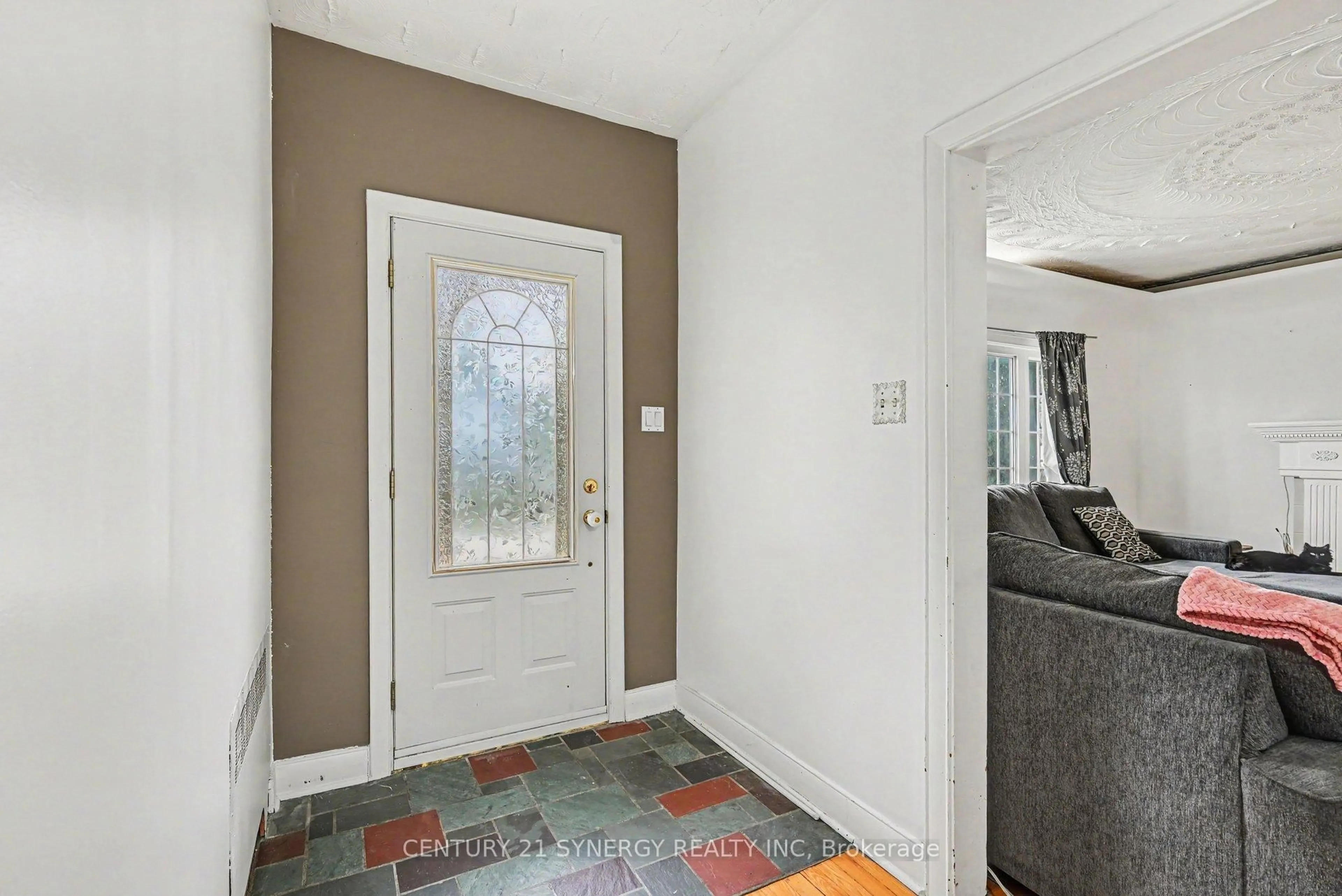 Indoor entryway for 782 Principale St, Casselman Ontario K0A 1M0