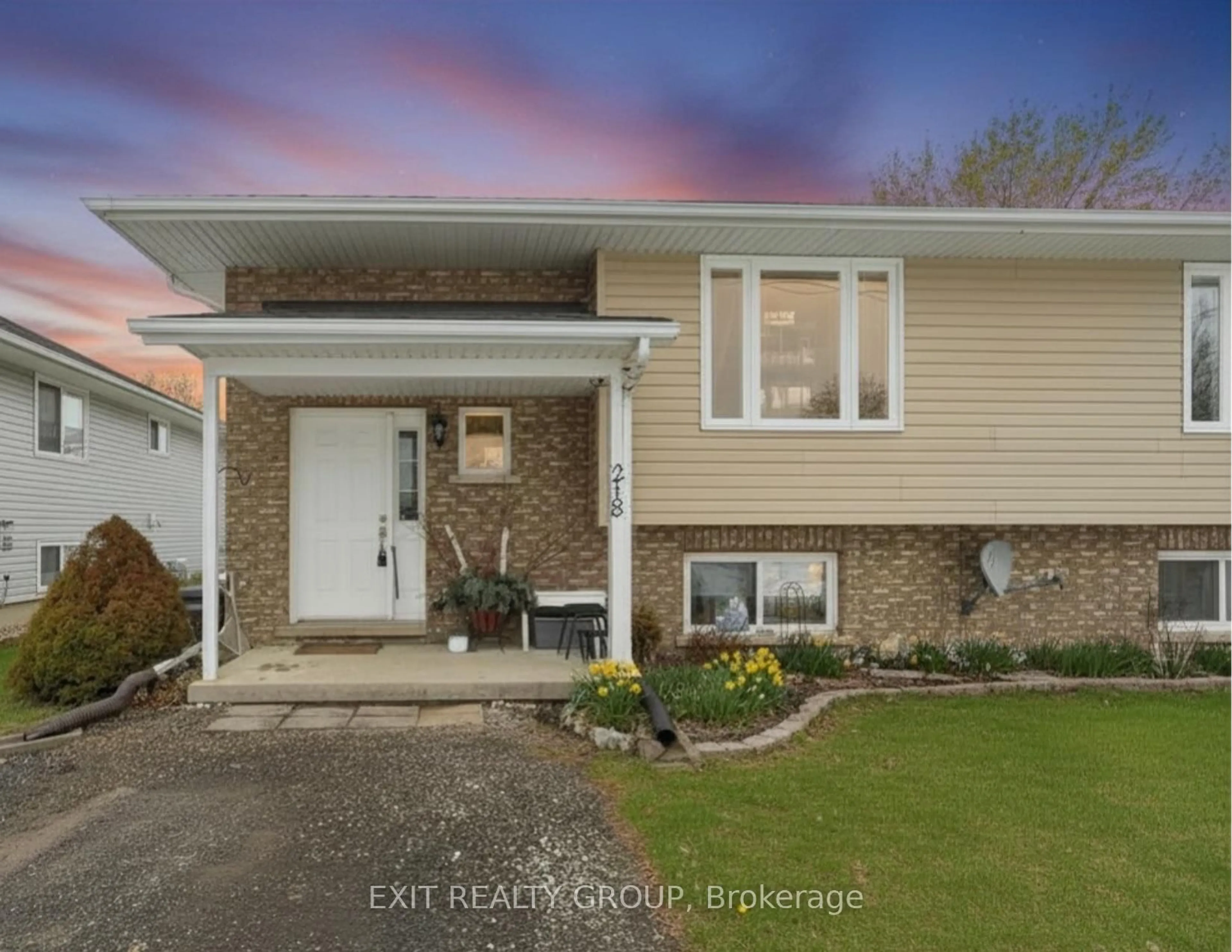 Home with vinyl exterior material, street for 218 Brant St, Deseronto Ontario K0K 1X0