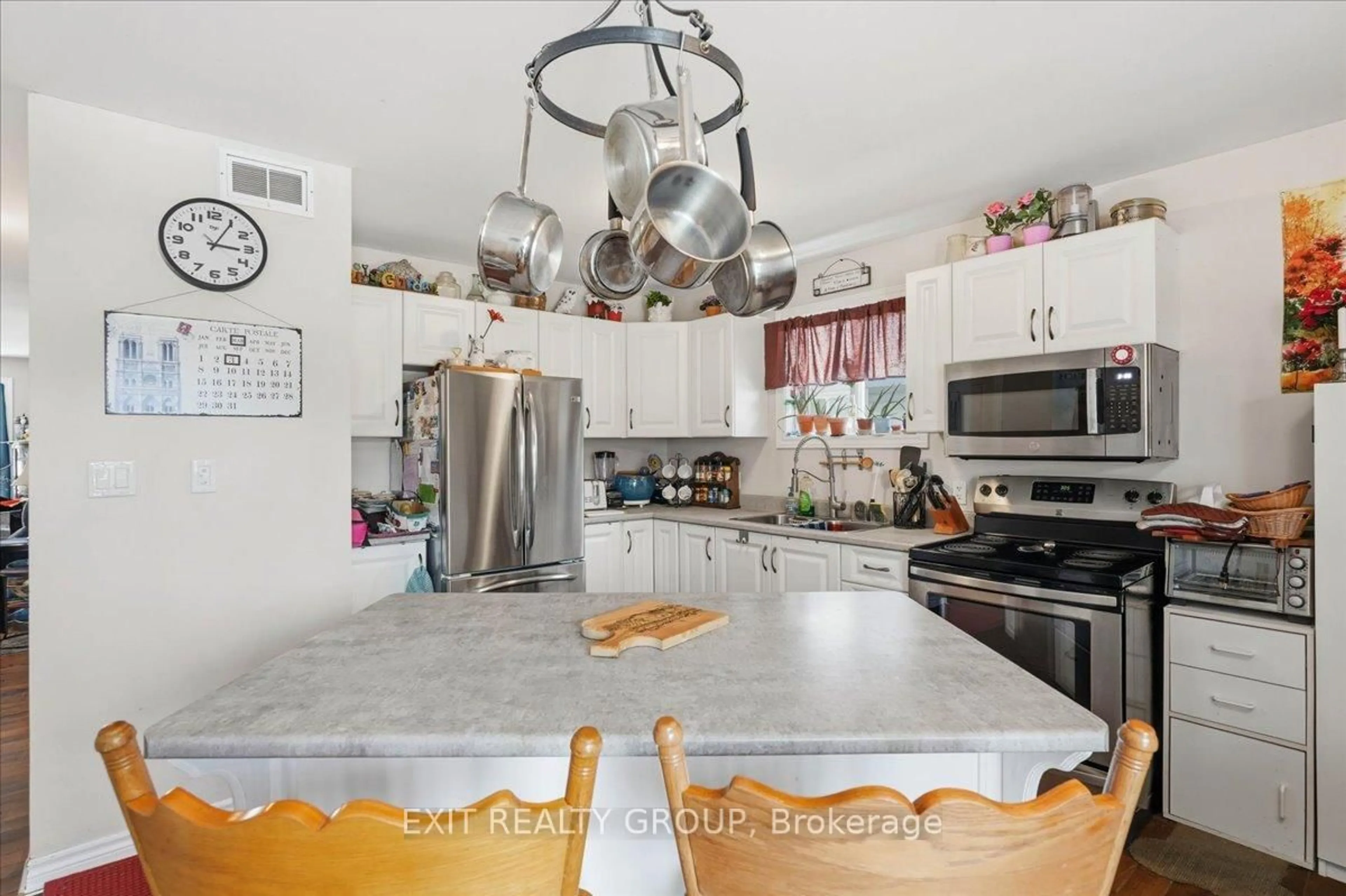 Open concept kitchen, ceramic/tile floor for 218 Brant St, Deseronto Ontario K0K 1X0