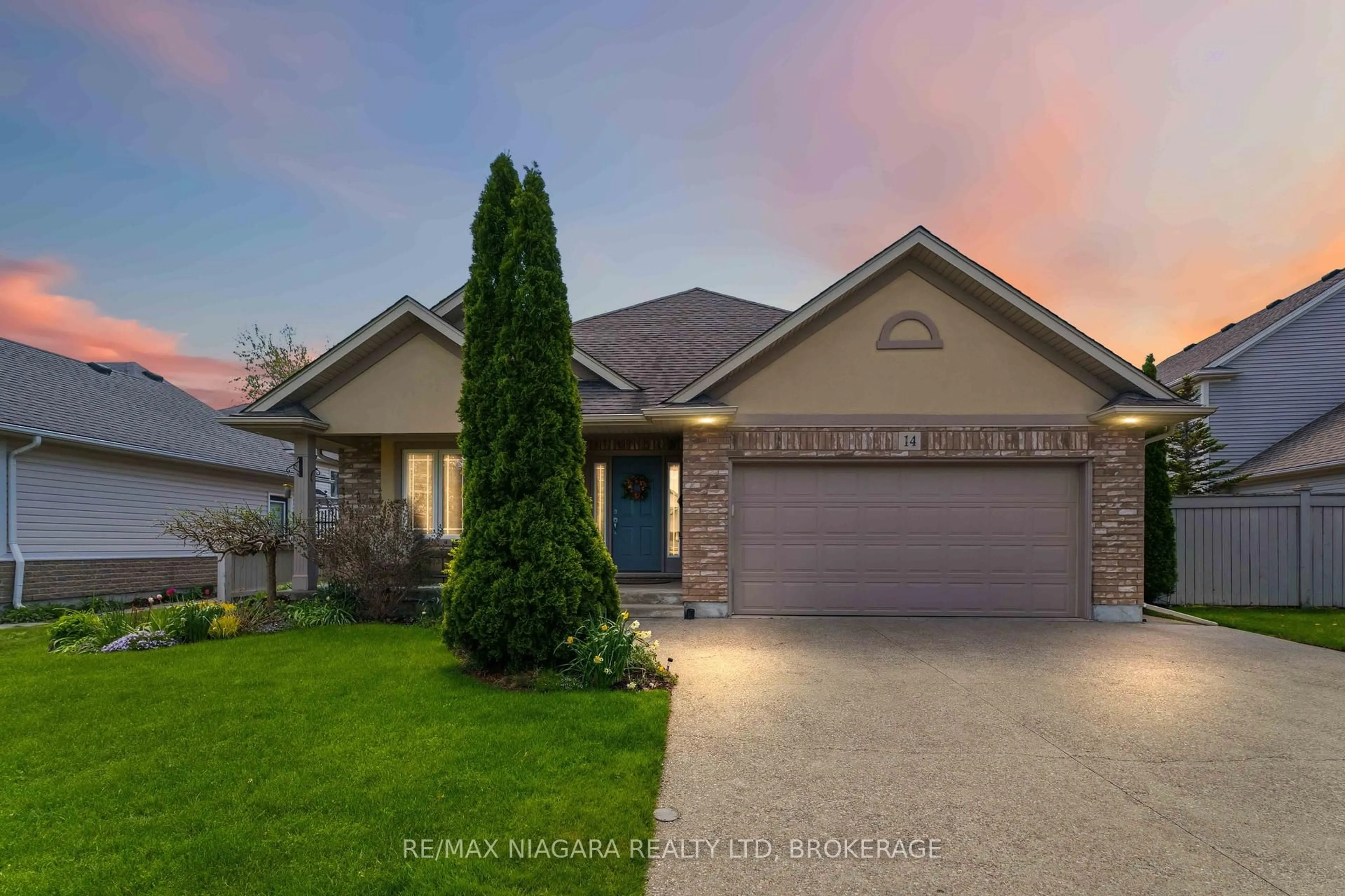 Home with brick exterior material, street for 14 Nicholas Dr, St. Catharines Ontario L2S 4C2