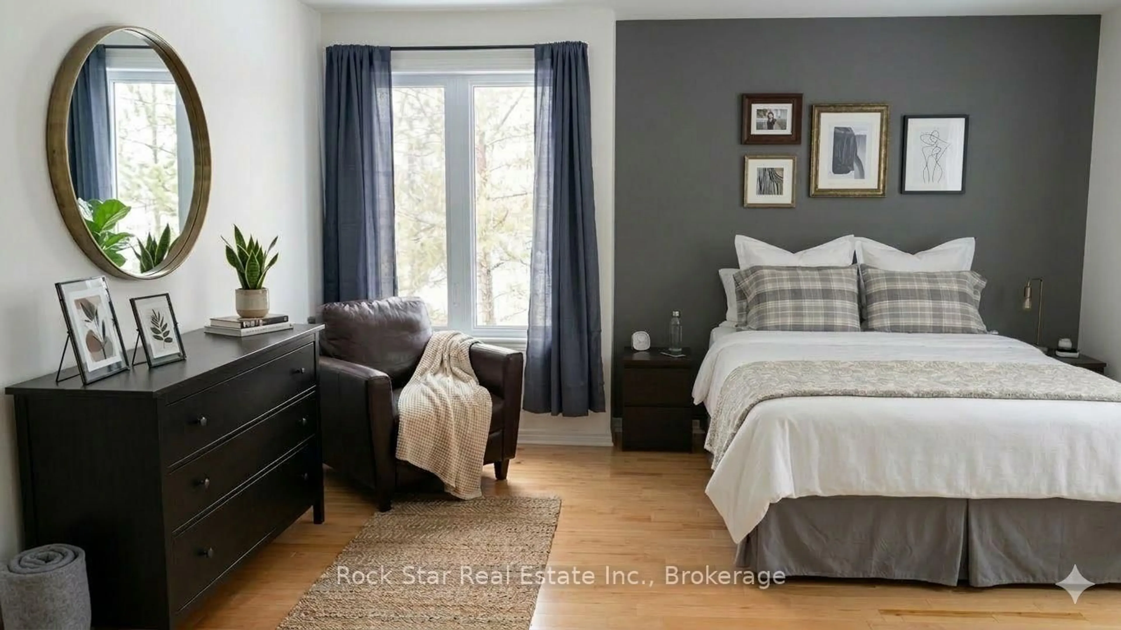 Bedroom with bed, wood/laminate floor for 1 Place D'armes Pl #47, Kingston Ontario K7K 6S2
