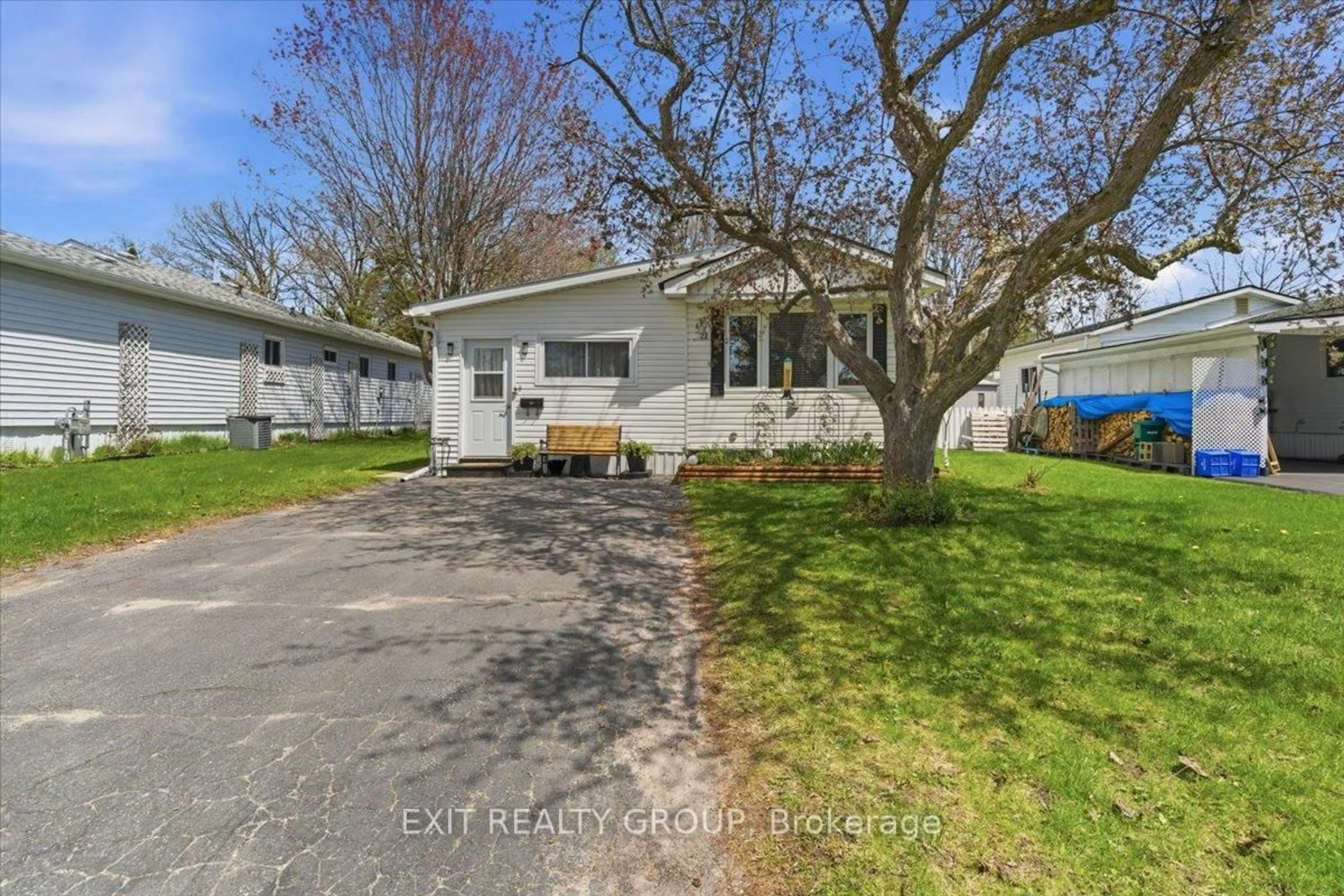 Unknown for 22 Linden Blvd, Quinte West Ontario K8N 4Z3
