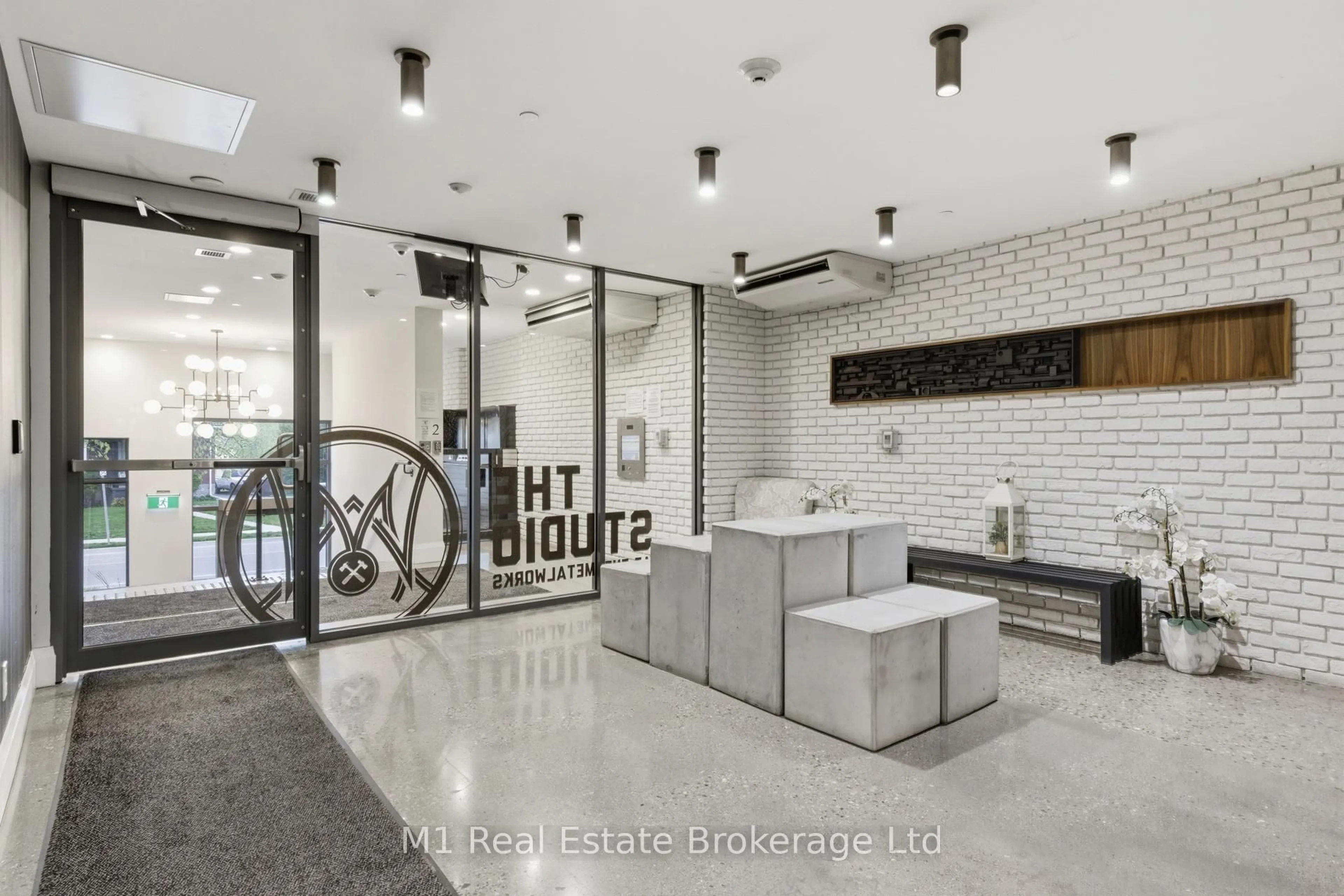 Indoor foyer for 63 Arthur St #705, Guelph Ontario N1E 0P5