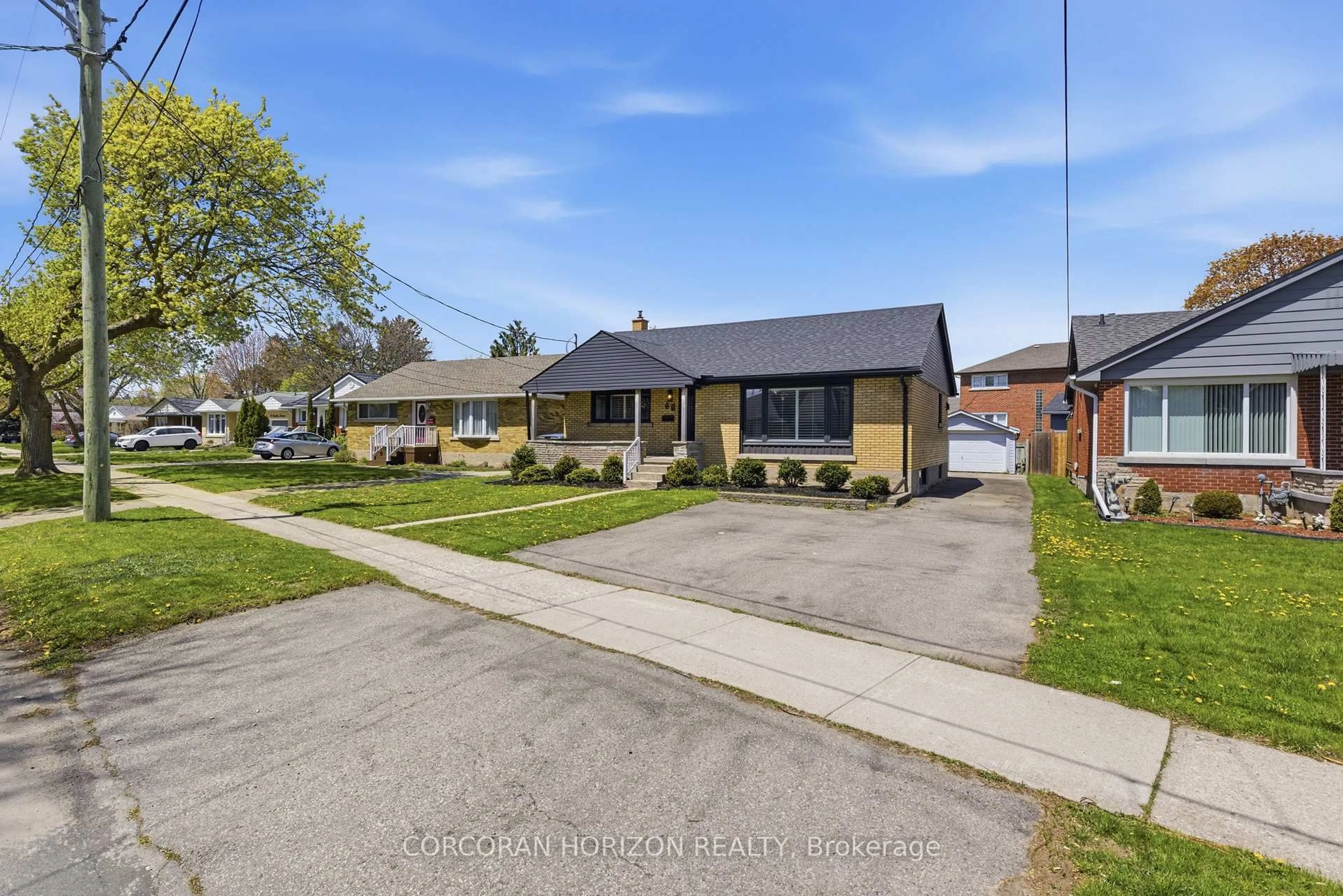 A pic from outside/outdoor area/front of a property/back of a property/a pic from drone, street for 66 Heather Ave, Kitchener Ontario N2B 1M1