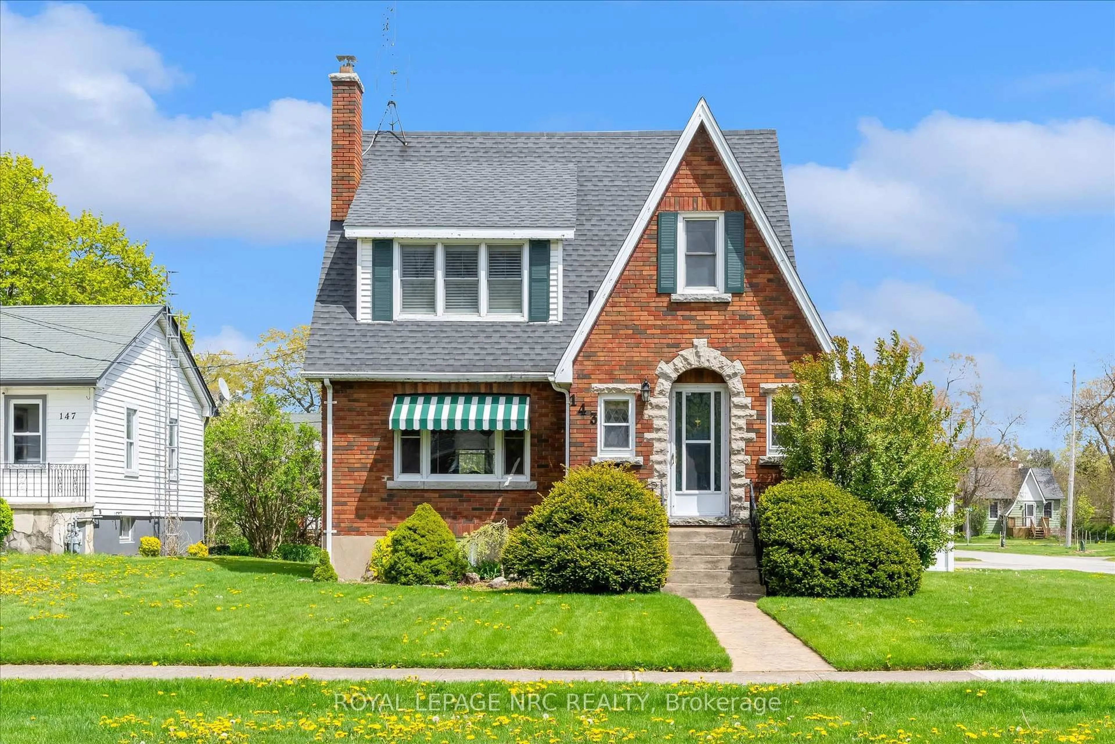 Home with brick exterior material, street for 143 Linwood Ave, Port Colborne Ontario L3K 5K1