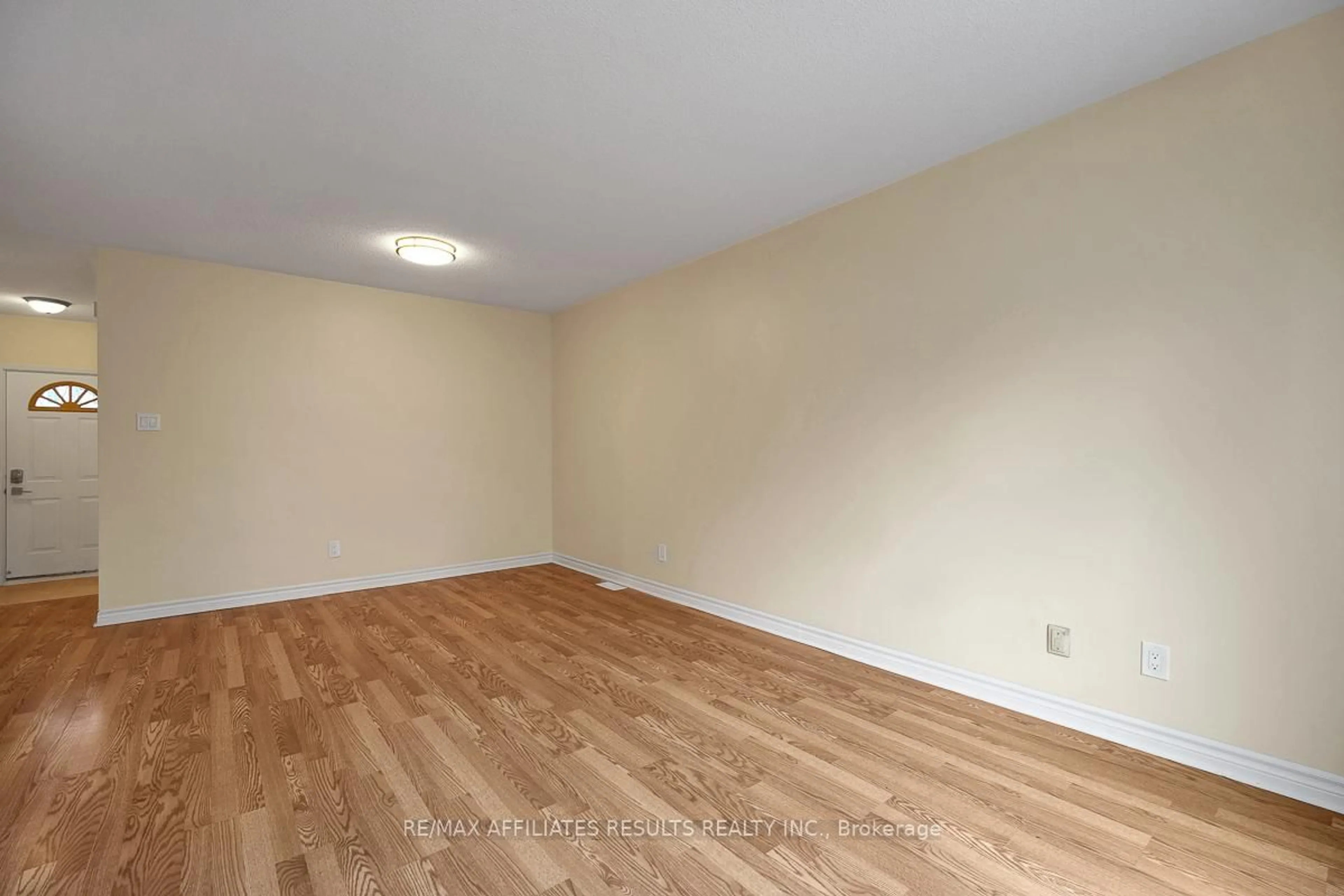 A pic of a room for 31 Ipswich Terr, Ottawa Ontario K2K 2R5