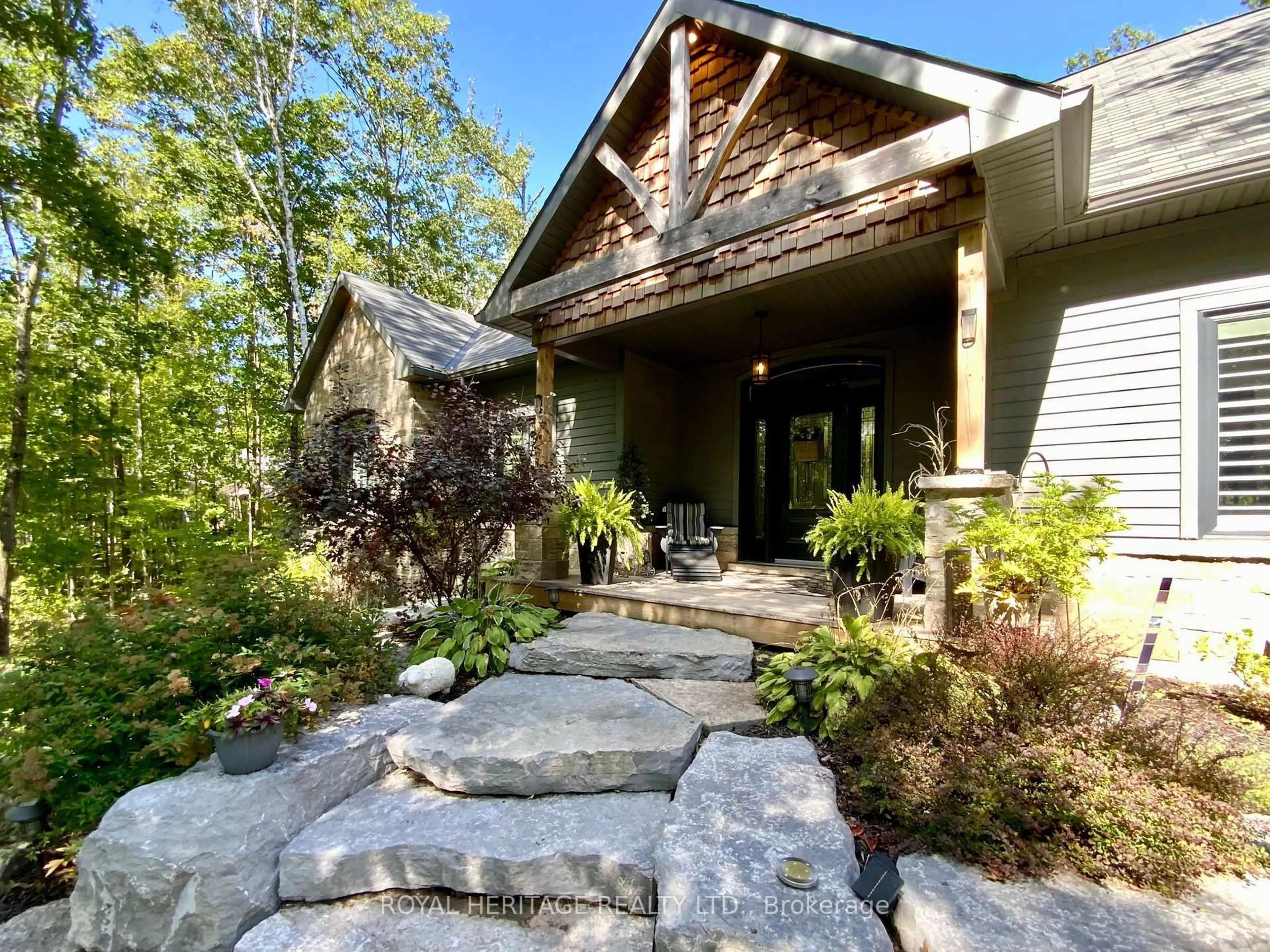 Indoor entryway for 126 Mitchell Cres, Trent Lakes Ontario K0M 1J0