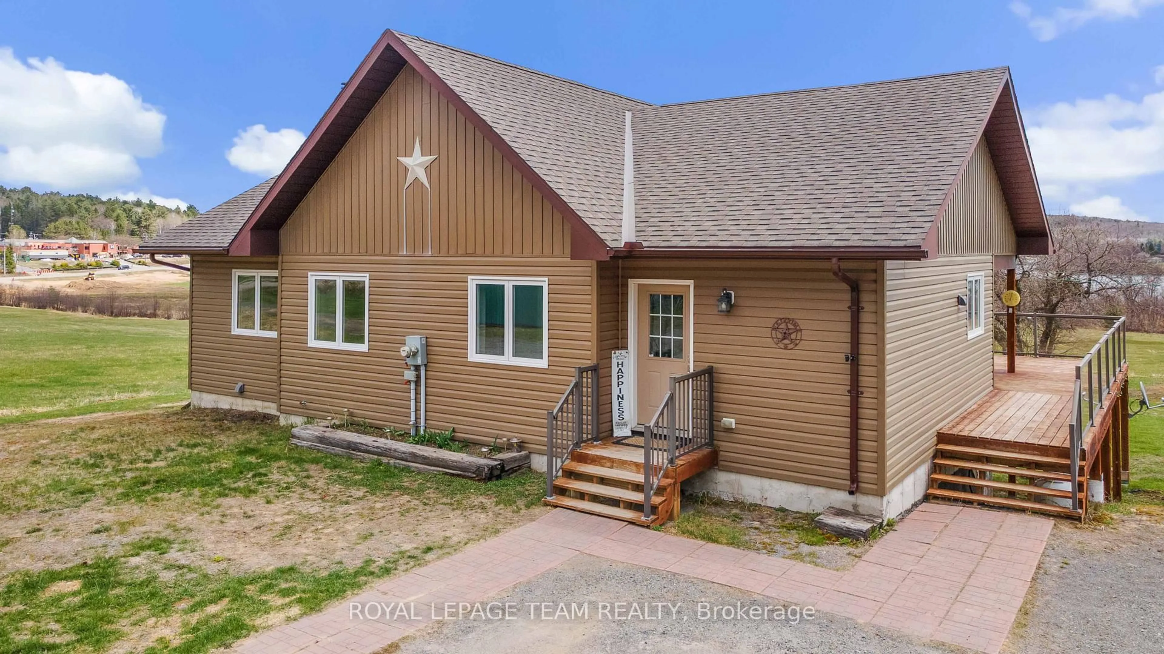 Home with vinyl exterior material, building for 299 Siberia Rd, Barry's Bay Ontario K0J 1B0