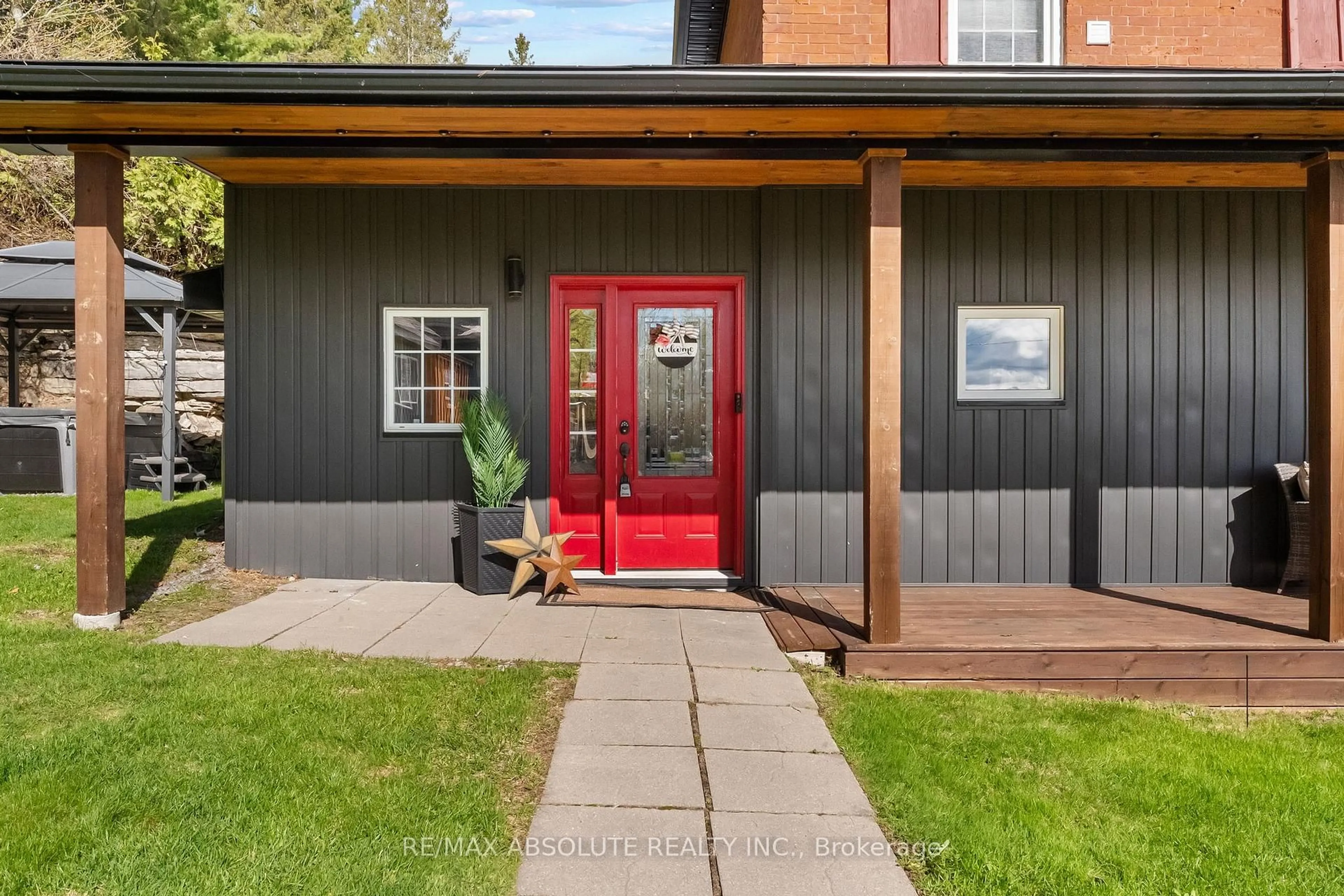 Indoor entryway for 1655 River Rd, Braeside Ontario K0A 1G0