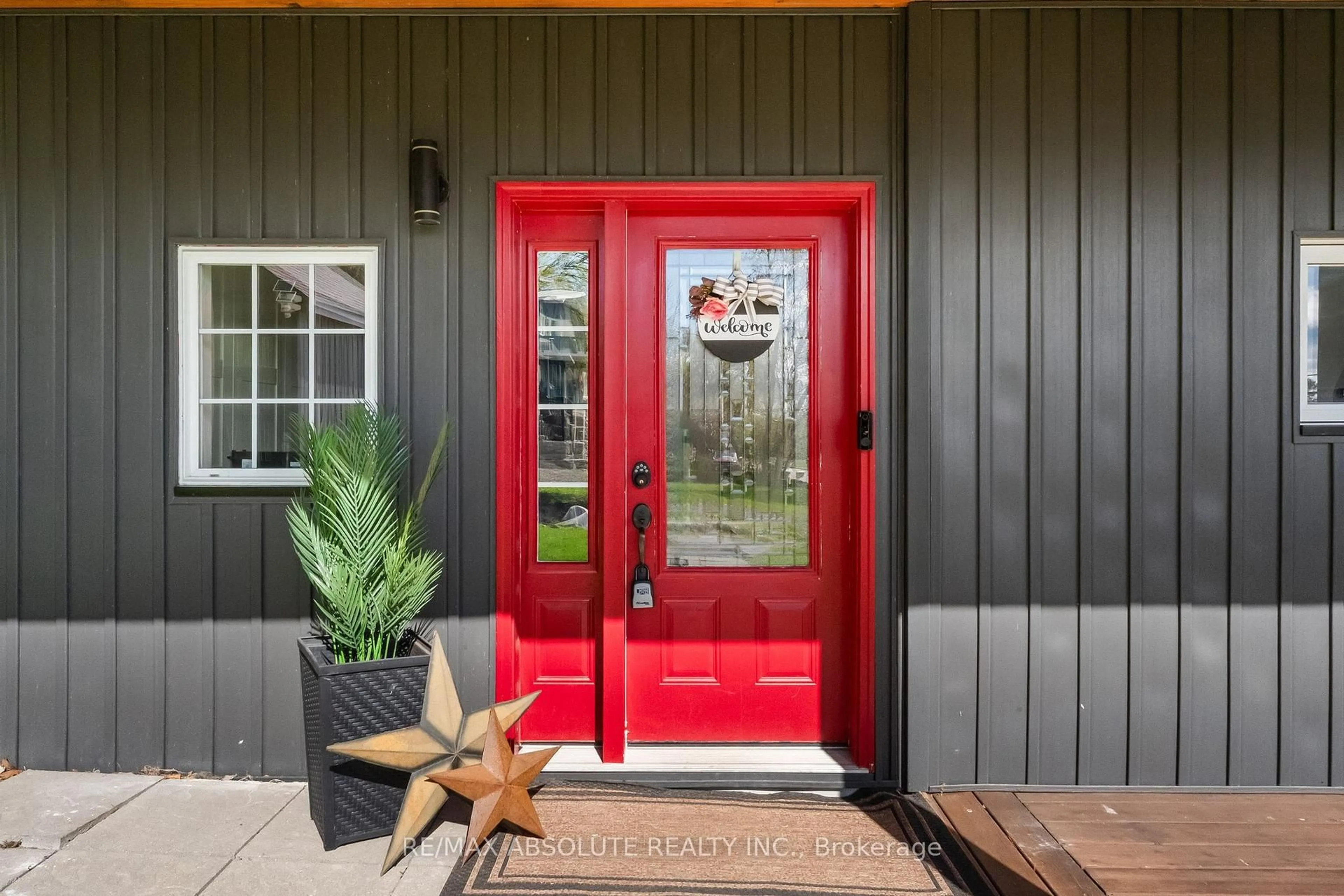 Indoor entryway for 1655 River Rd, Braeside Ontario K0A 1G0
