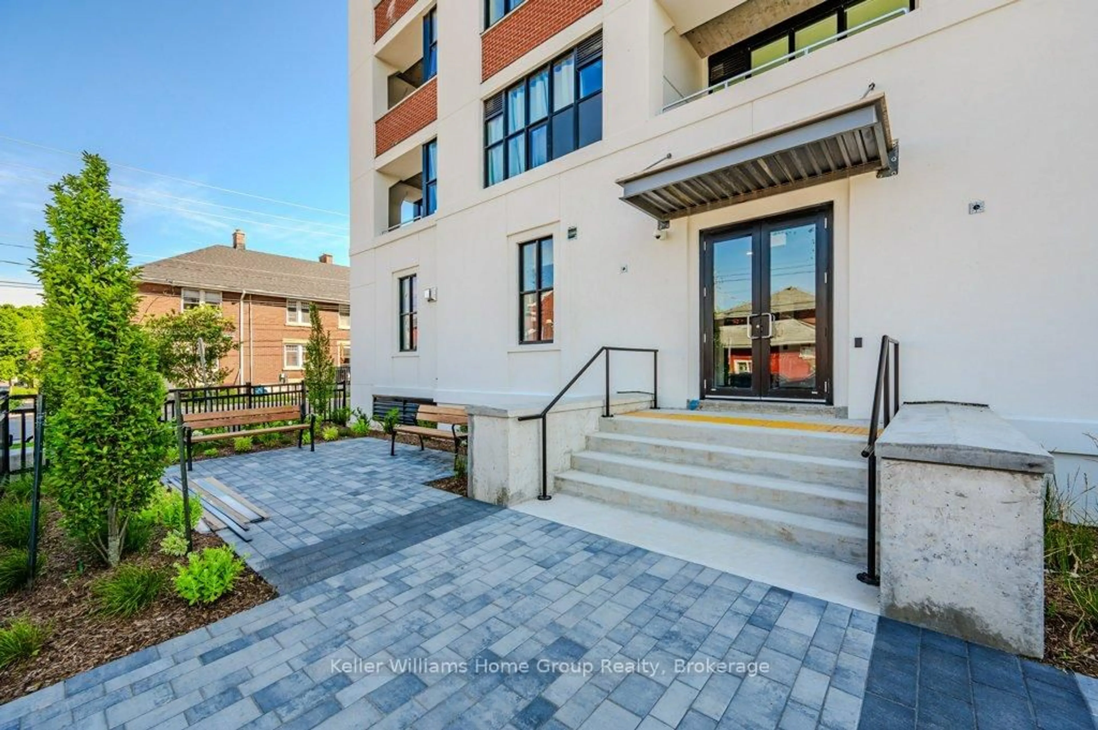 Patio, street for 120 Huron St #304, Guelph Ontario N1E 5L7