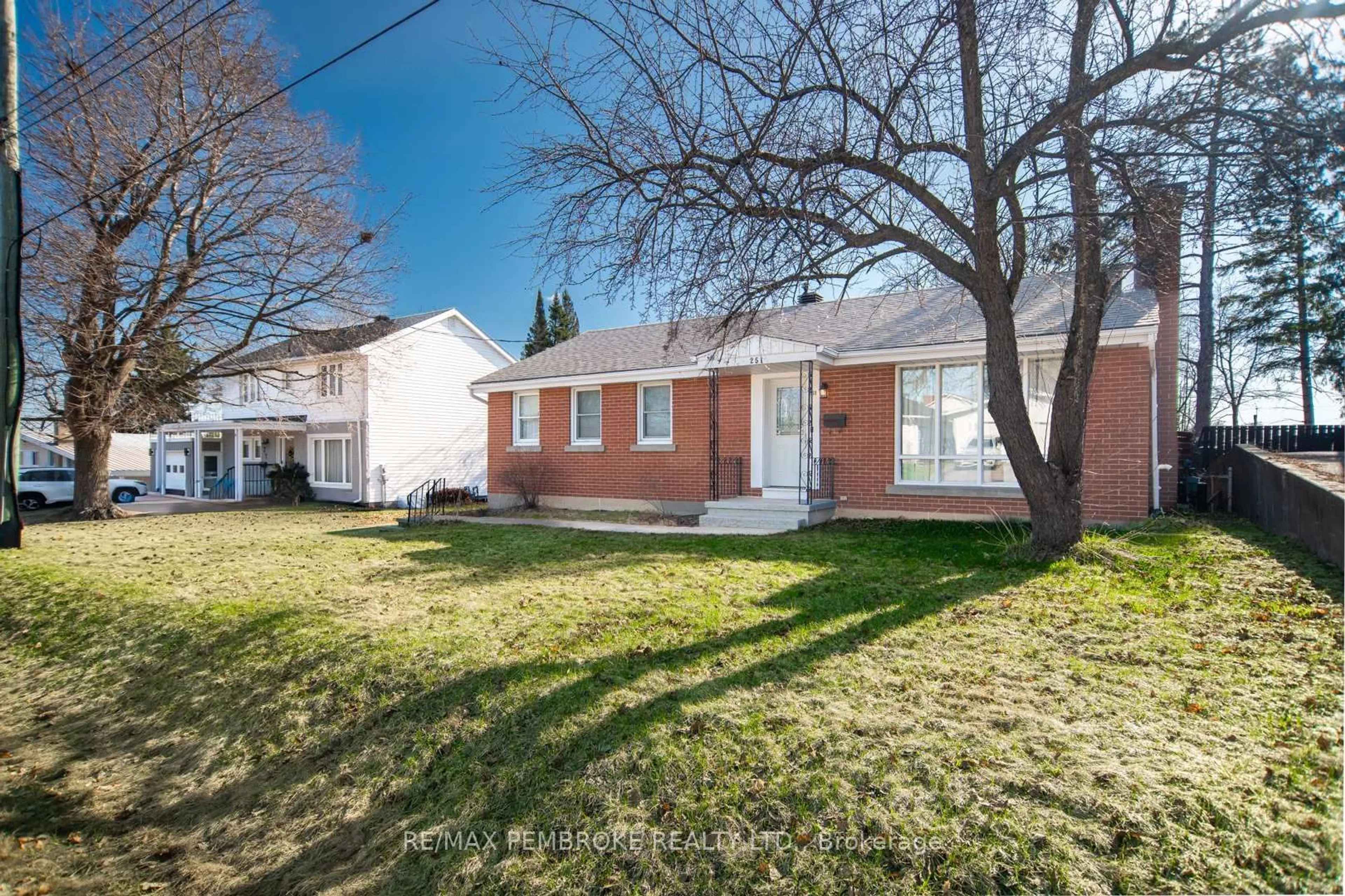 Unknown for 251 Broadview Dr, Pembroke Ontario K8A 2A1
