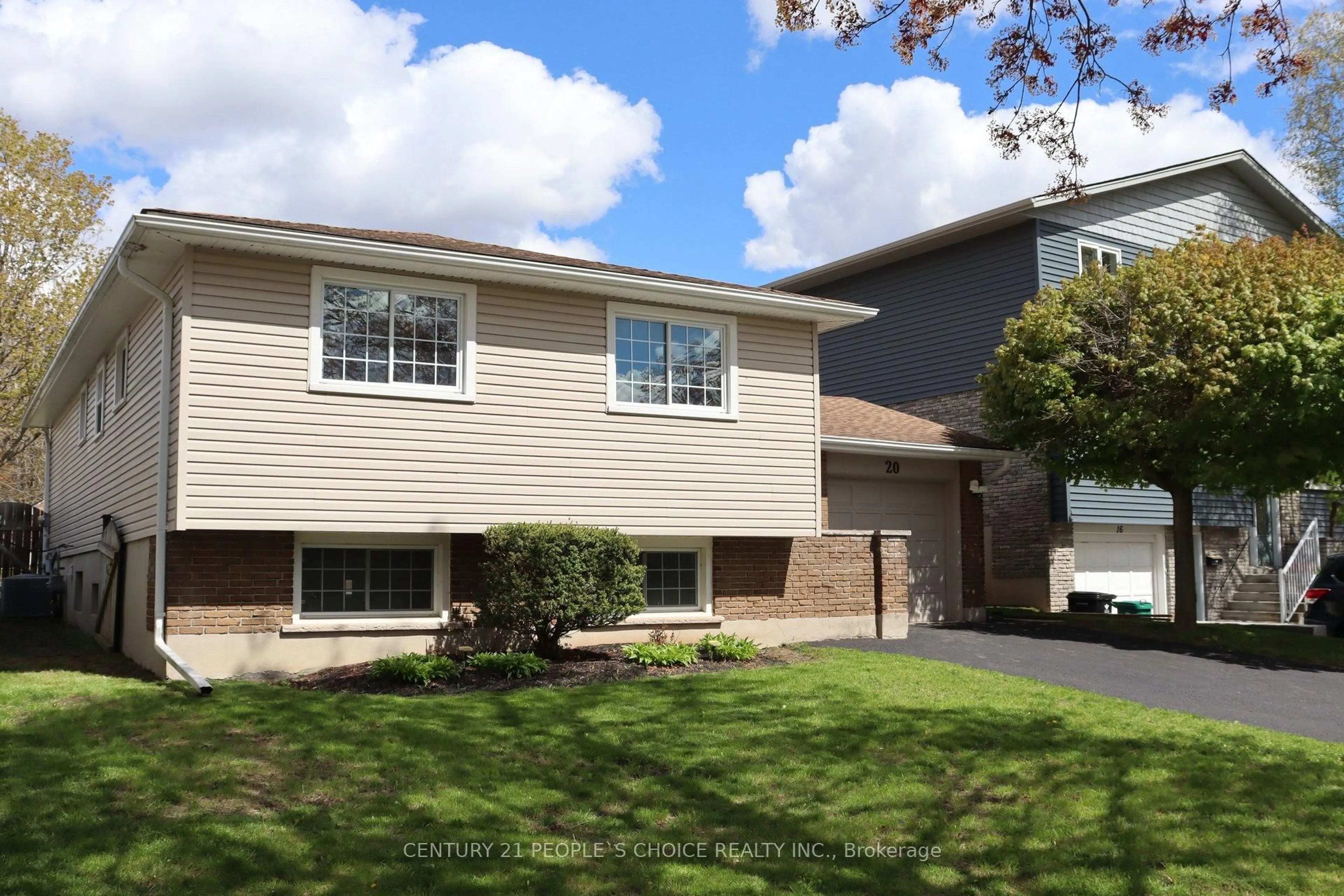 Home with vinyl exterior material, street for 20 Inadale Crt, Kitchener Ontario N2M 2Z8