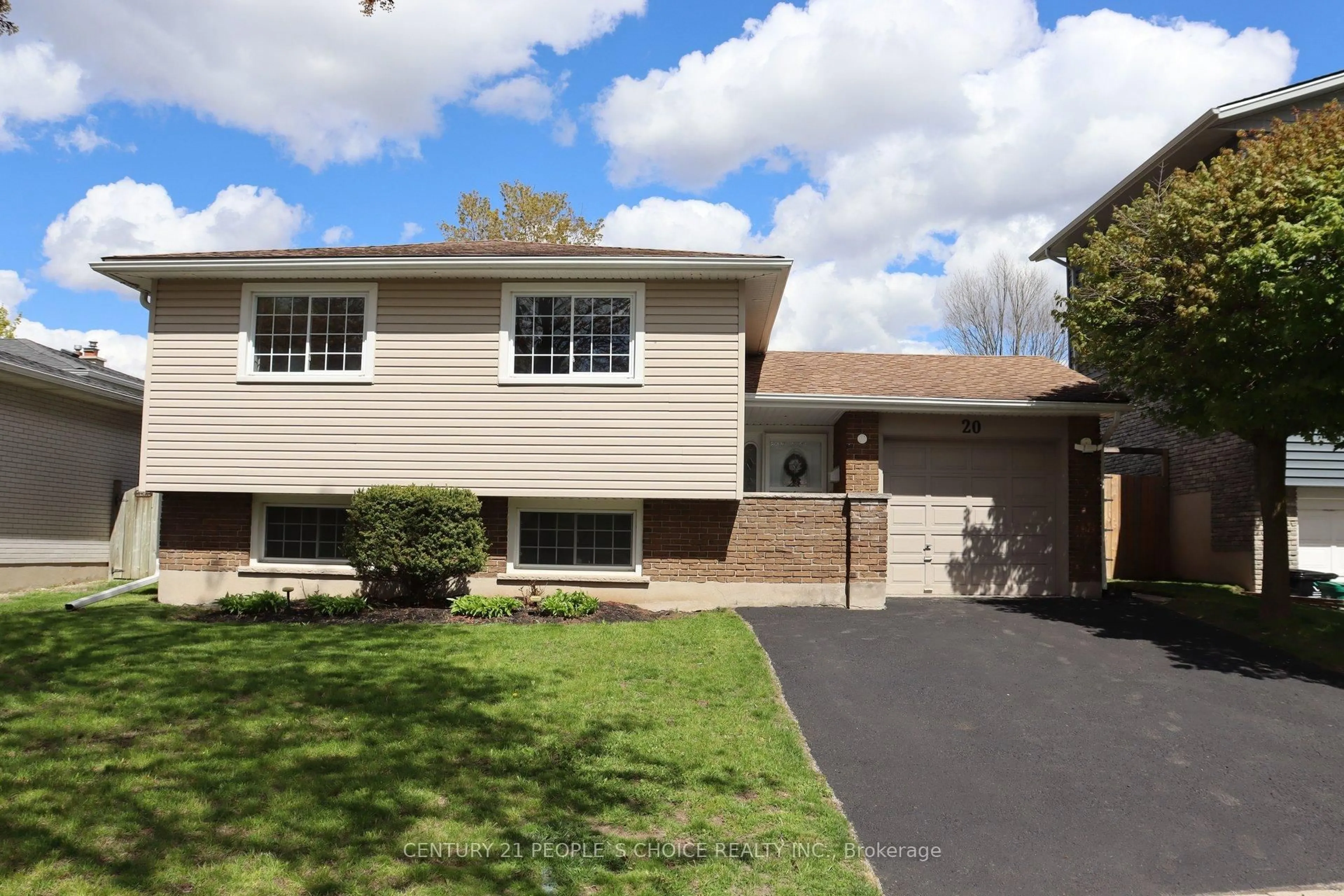 Home with vinyl exterior material, street for 20 Inadale Crt, Kitchener Ontario N2M 2Z8