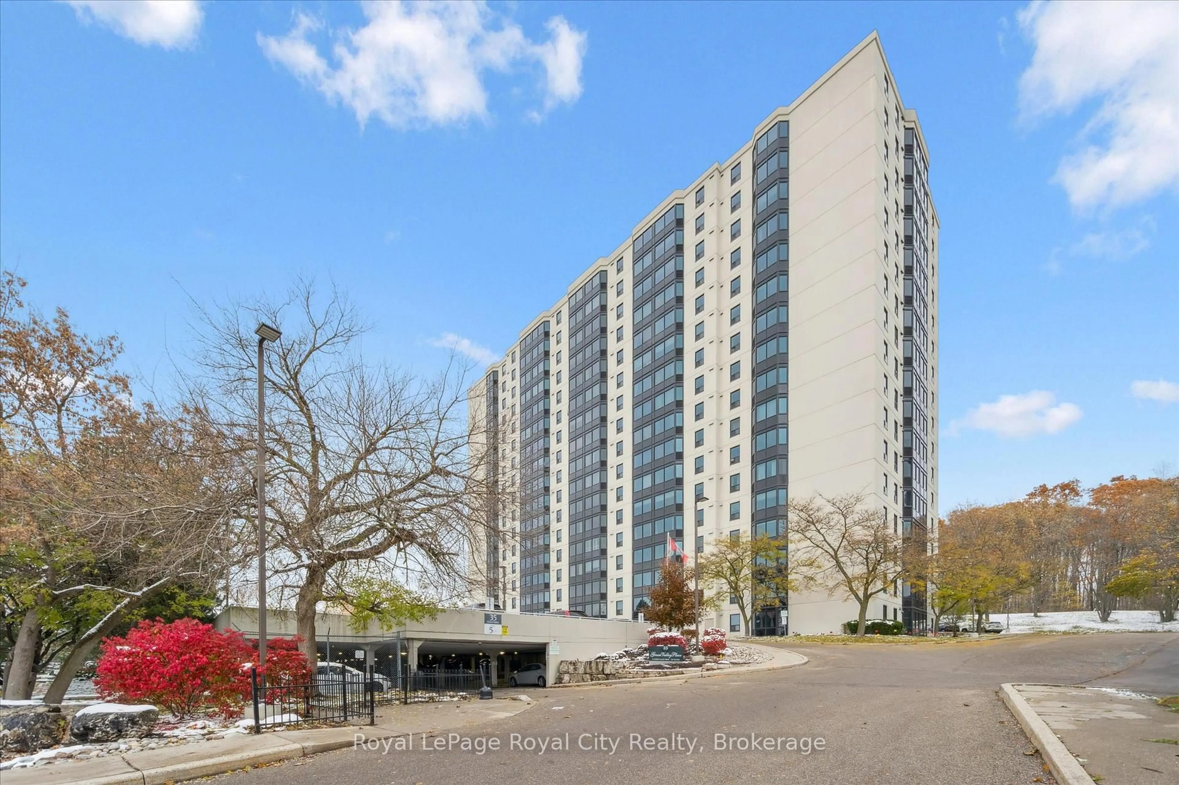 Patio, unknown for 35 Green Valley Dr #1410, Kitchener Ontario N2P 2A5