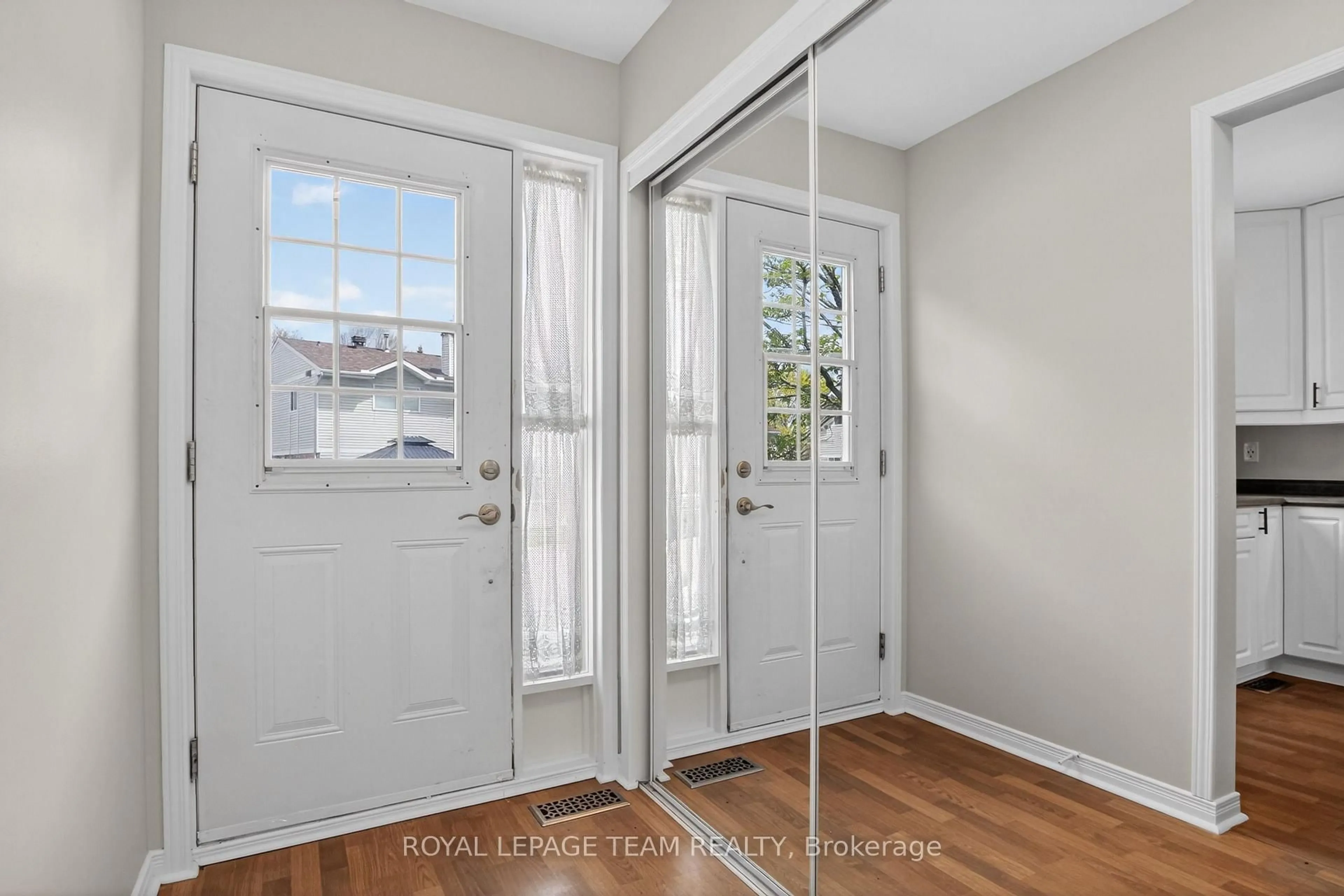 Indoor entryway for 1821 Winter Rose Lane #1821, Ottawa Ontario K1C 7A5
