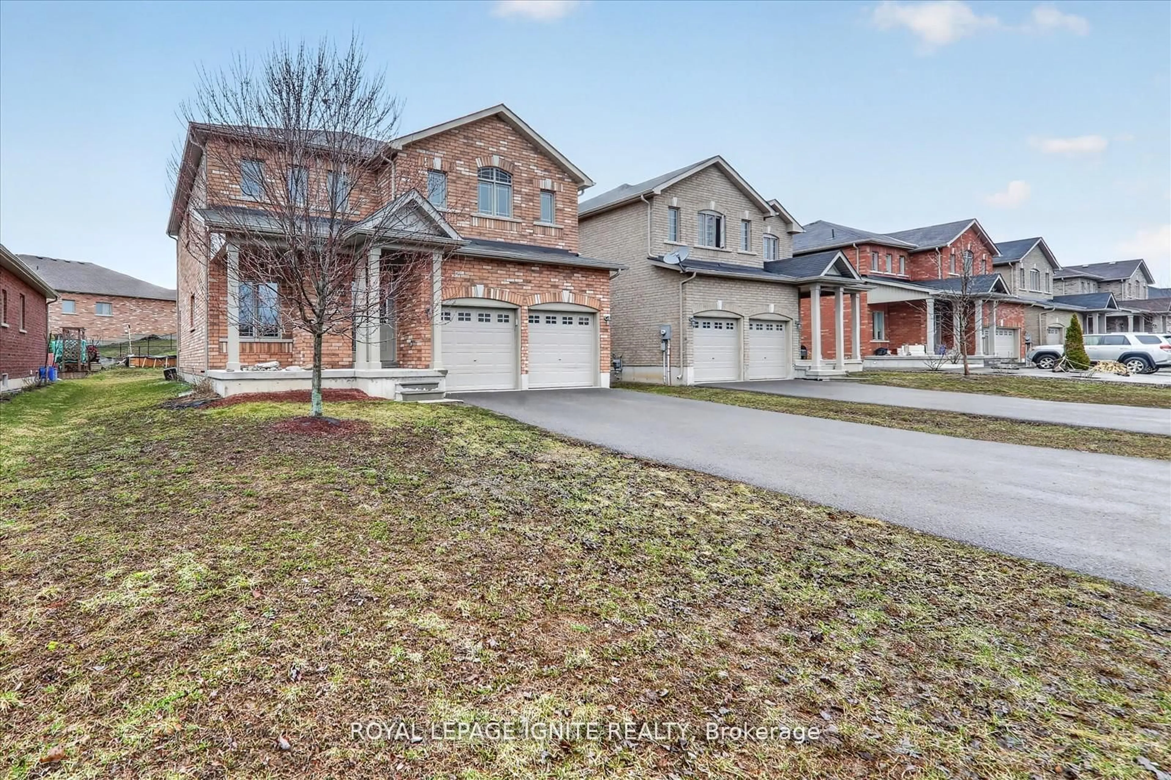 A pic from outside/outdoor area/front of a property/back of a property/a pic from drone, street for 32 Lords Dr, Trent Hills Ontario K0L 1Y0
