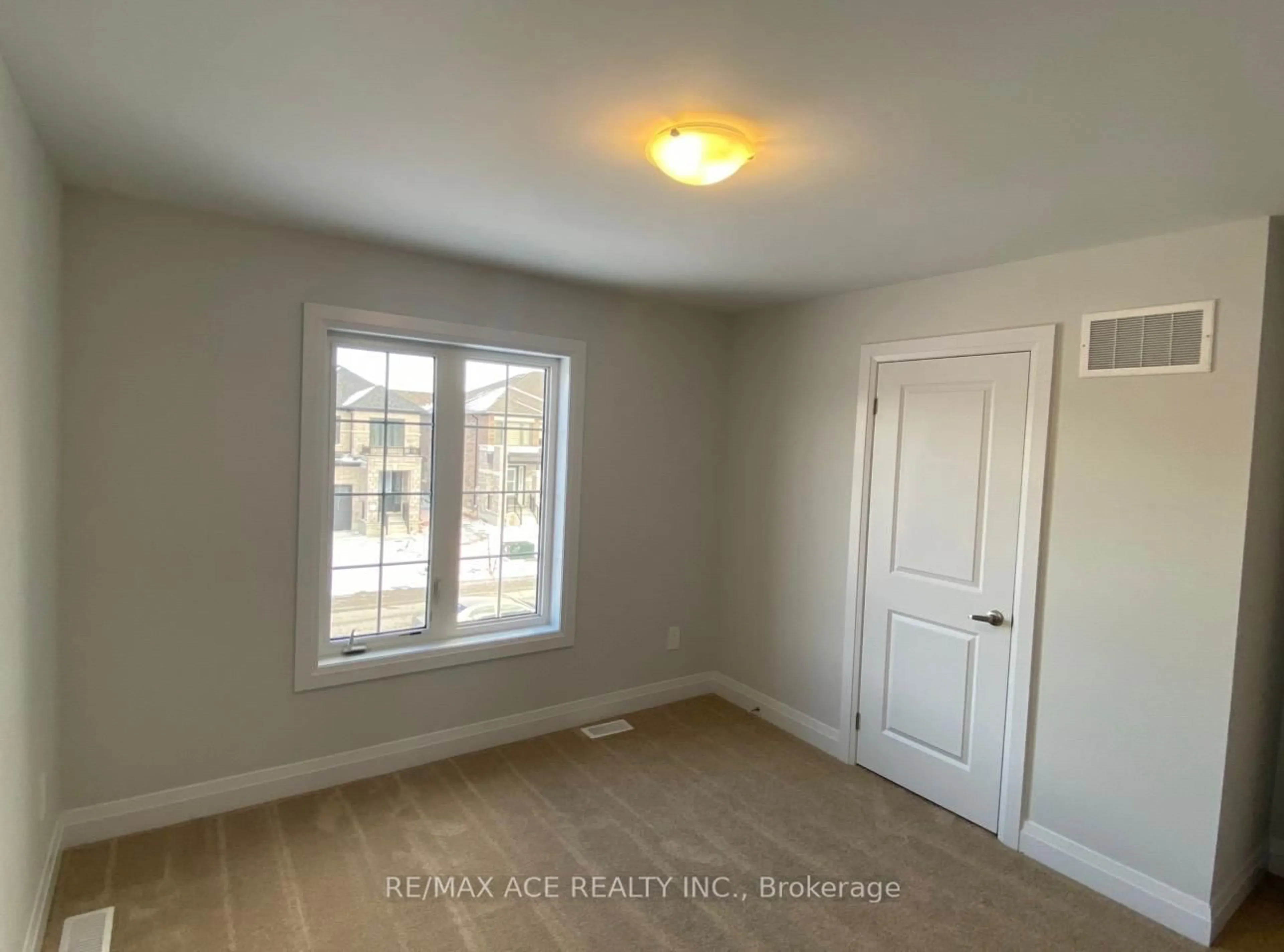 A pic of a room for 11 Corley St, Kawartha Lakes Ontario K9V 6C2