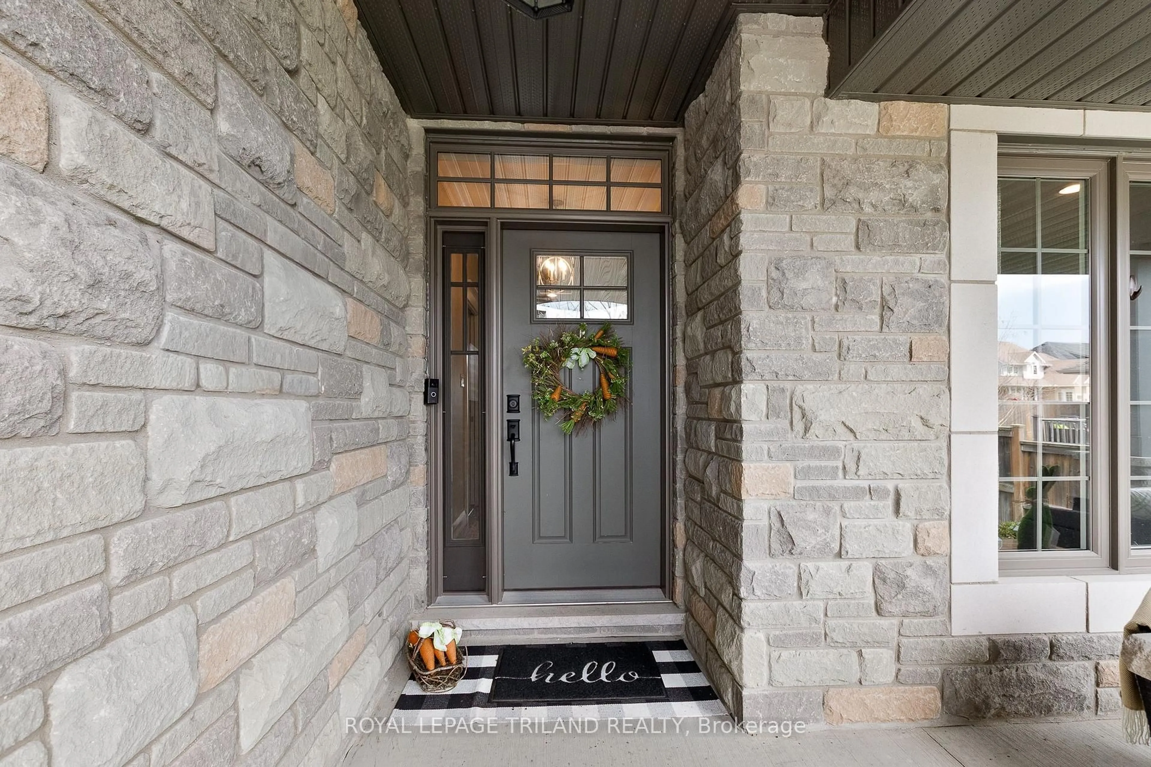Indoor entryway for 1 Lincolns Cove St, Central Elgin Ontario N5L 0A8