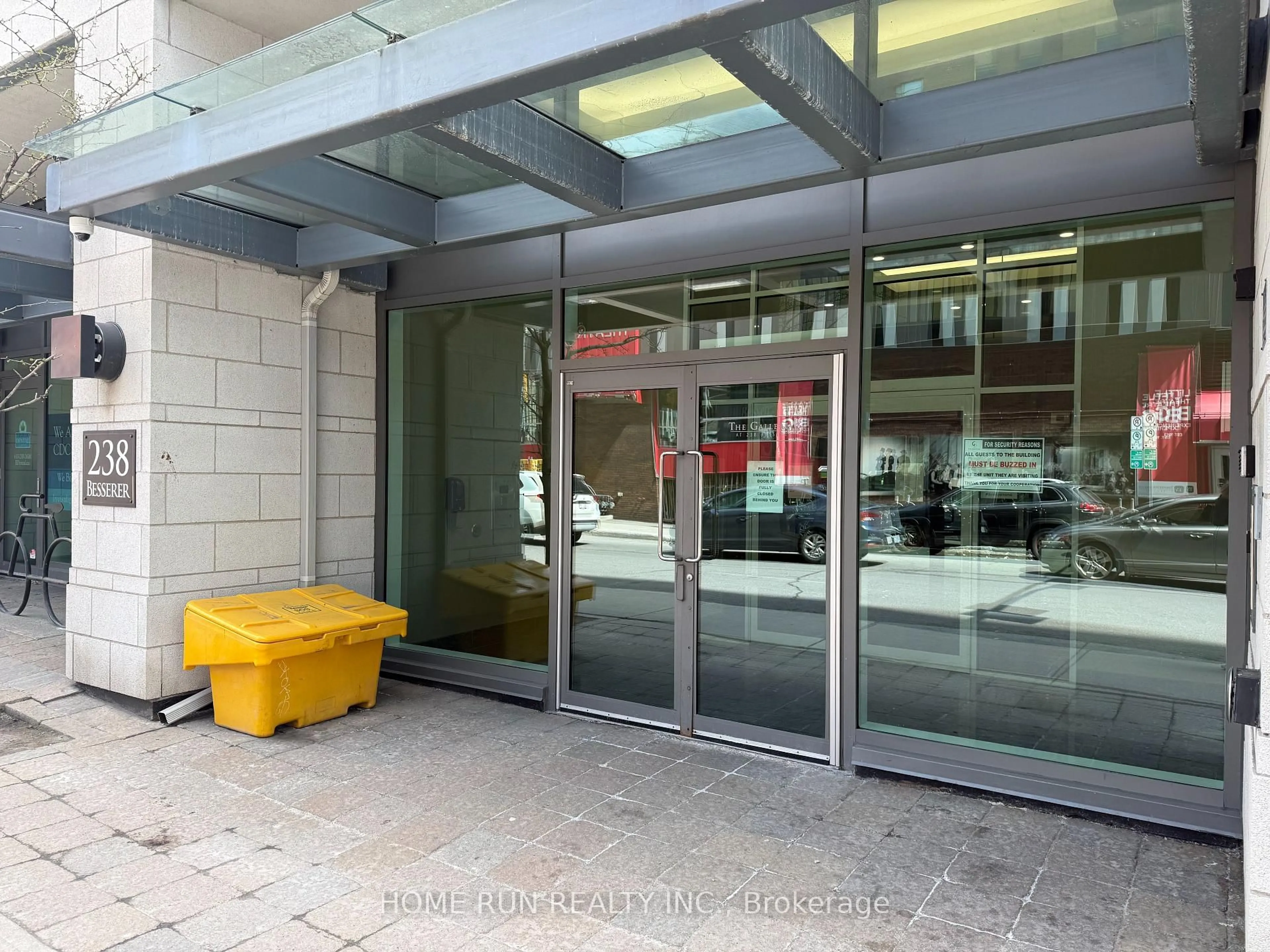 Indoor foyer for 238 Besserer St #307, Ottawa Ontario K1N 6B1