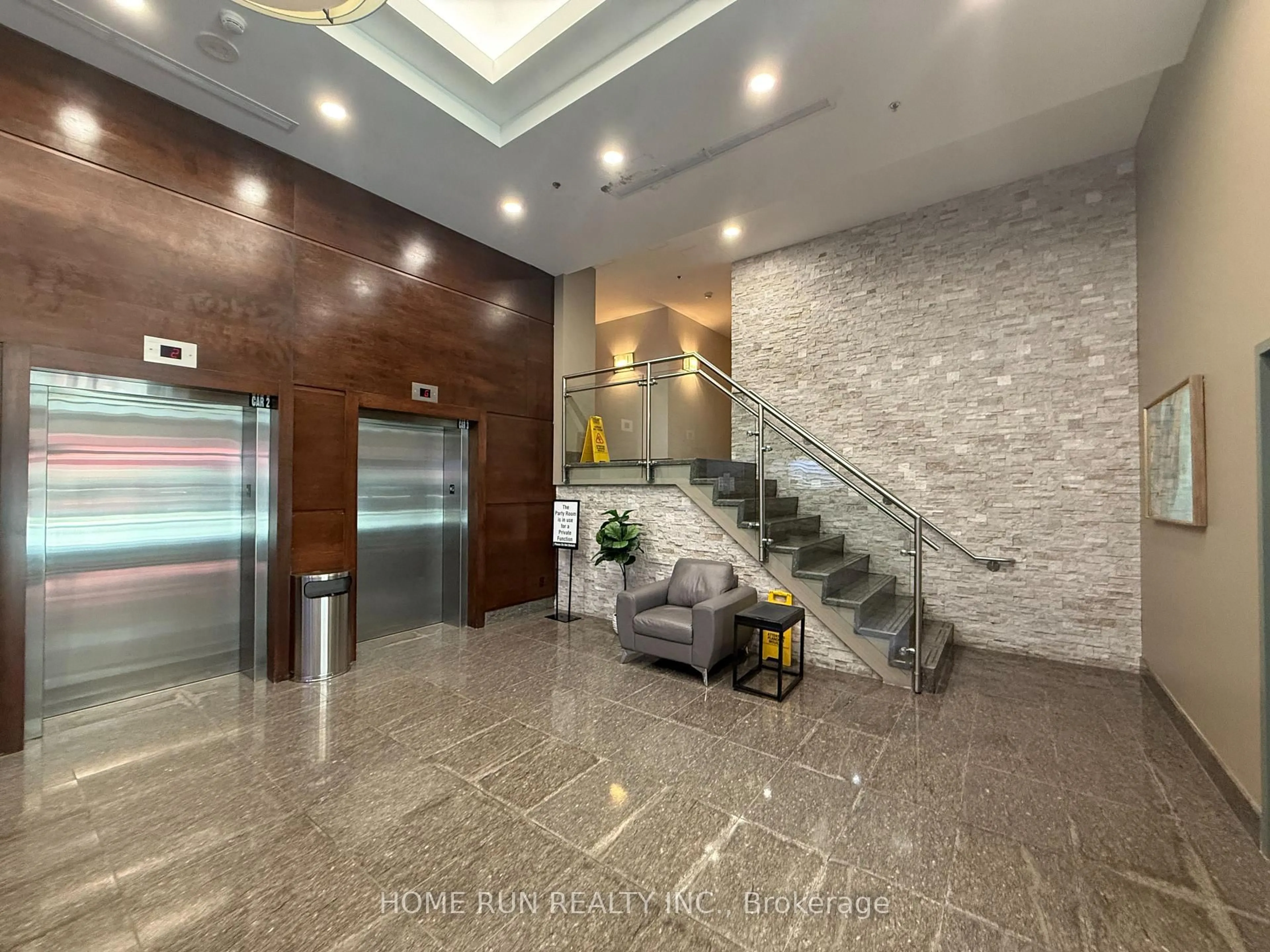 Lobby for 238 Besserer St #307, Ottawa Ontario K1N 6B1