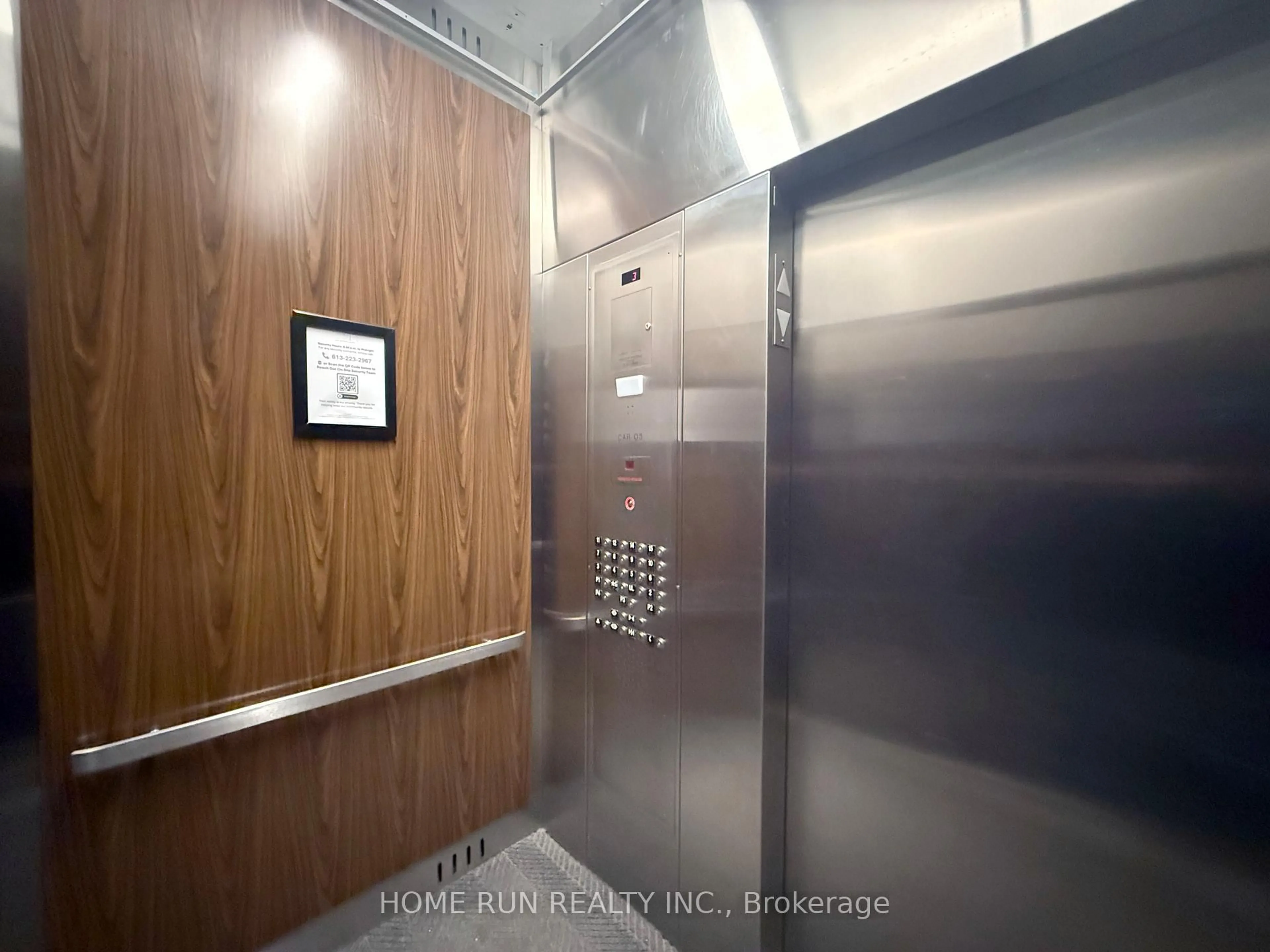 Indoor foyer for 238 Besserer St #307, Ottawa Ontario K1N 6B1