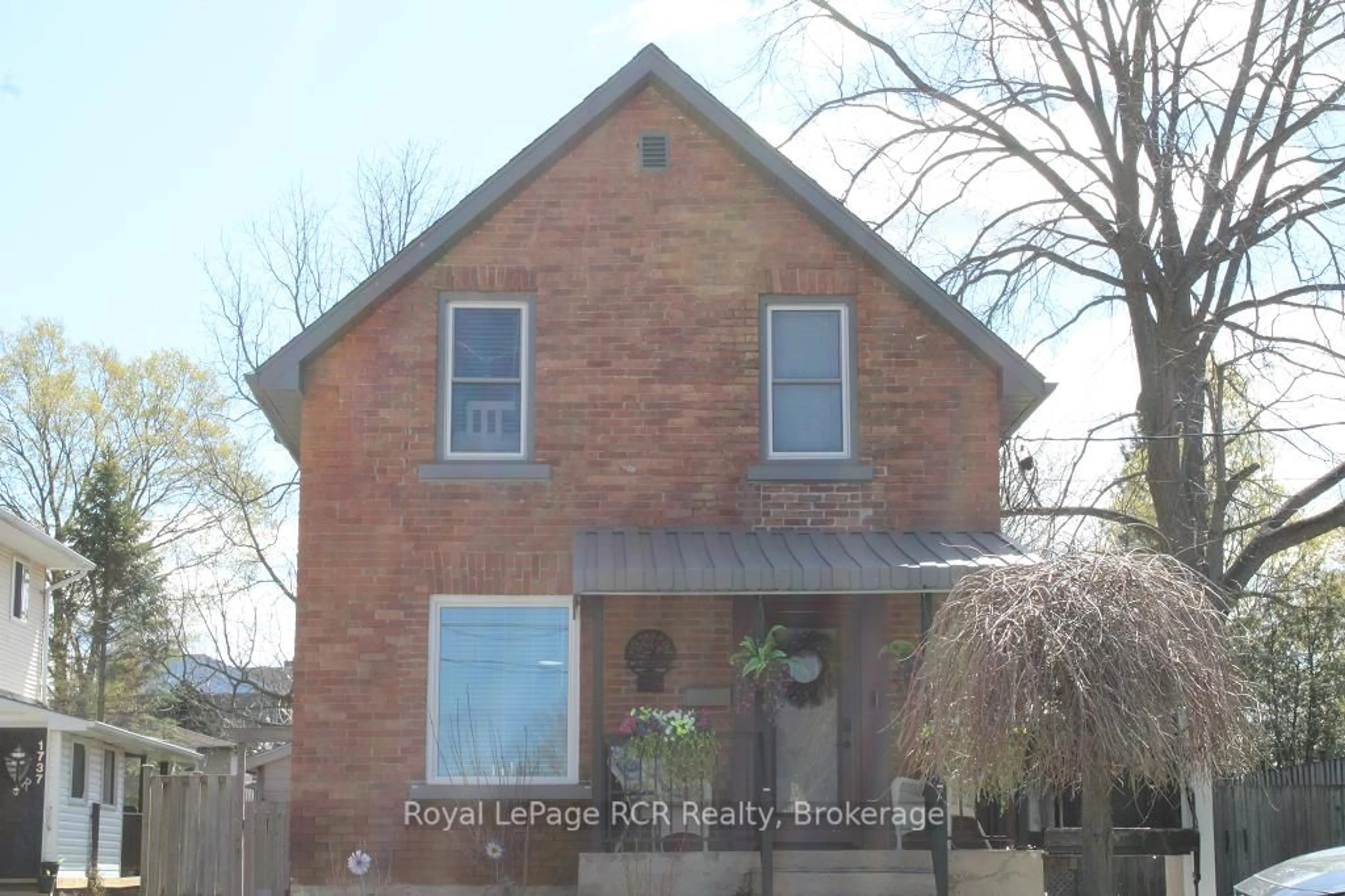 Home with brick exterior material, street for 1735 8th Ave, Owen Sound Ontario N4K 3C2