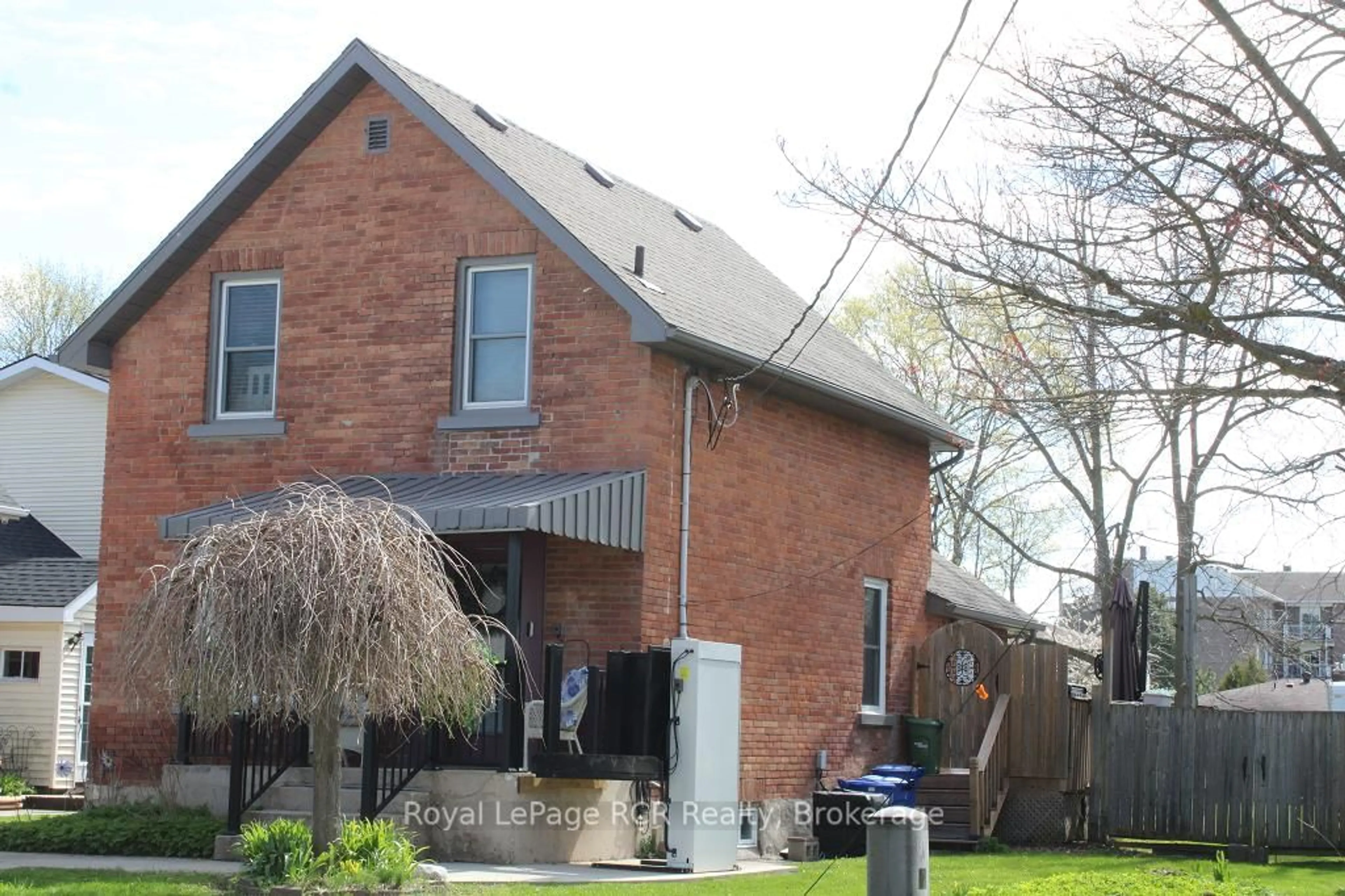Home with brick exterior material, street for 1735 8th Ave, Owen Sound Ontario N4K 3C2