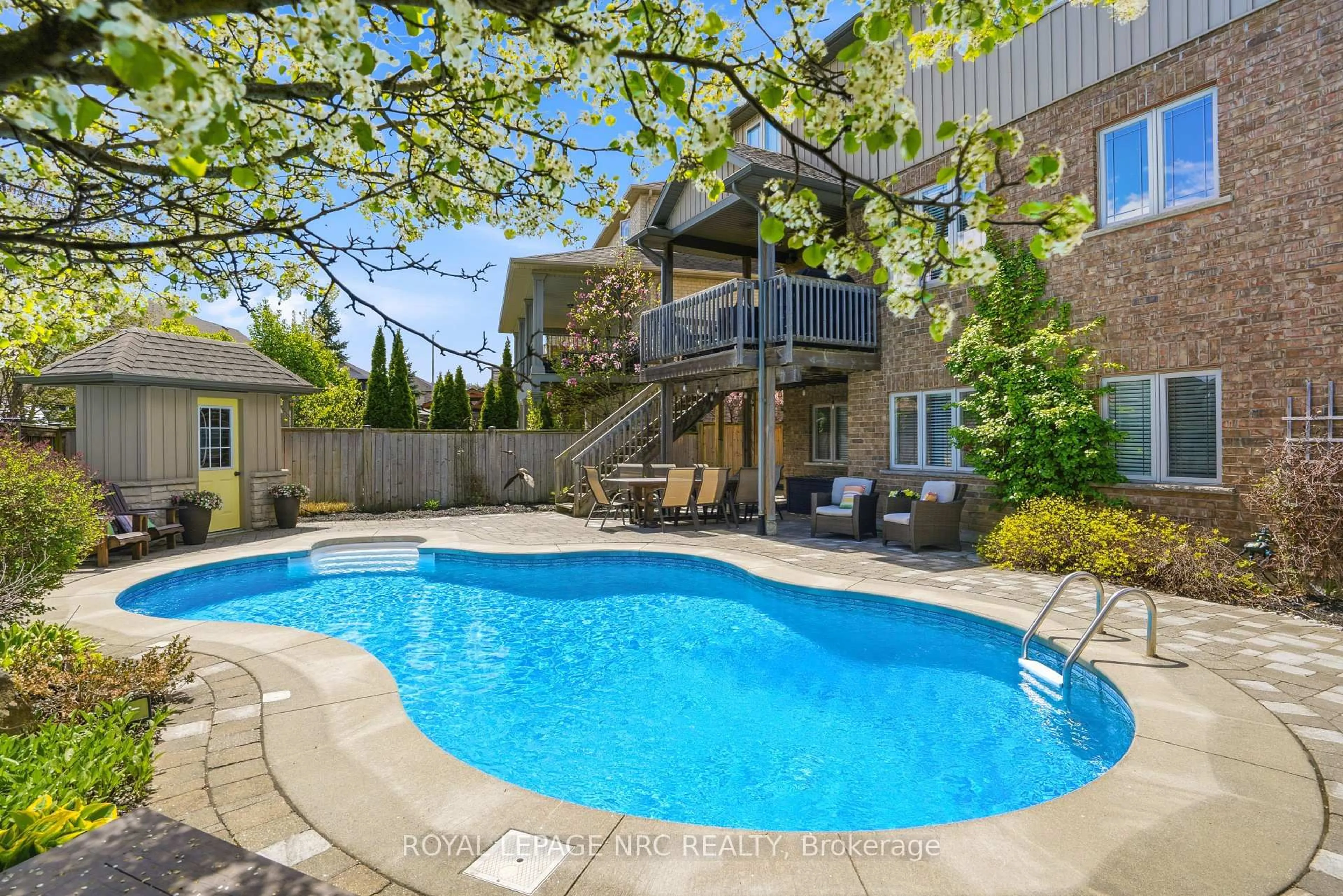 Pool for 4073 Highland Park Dr, Lincoln Ontario L0R 1B7