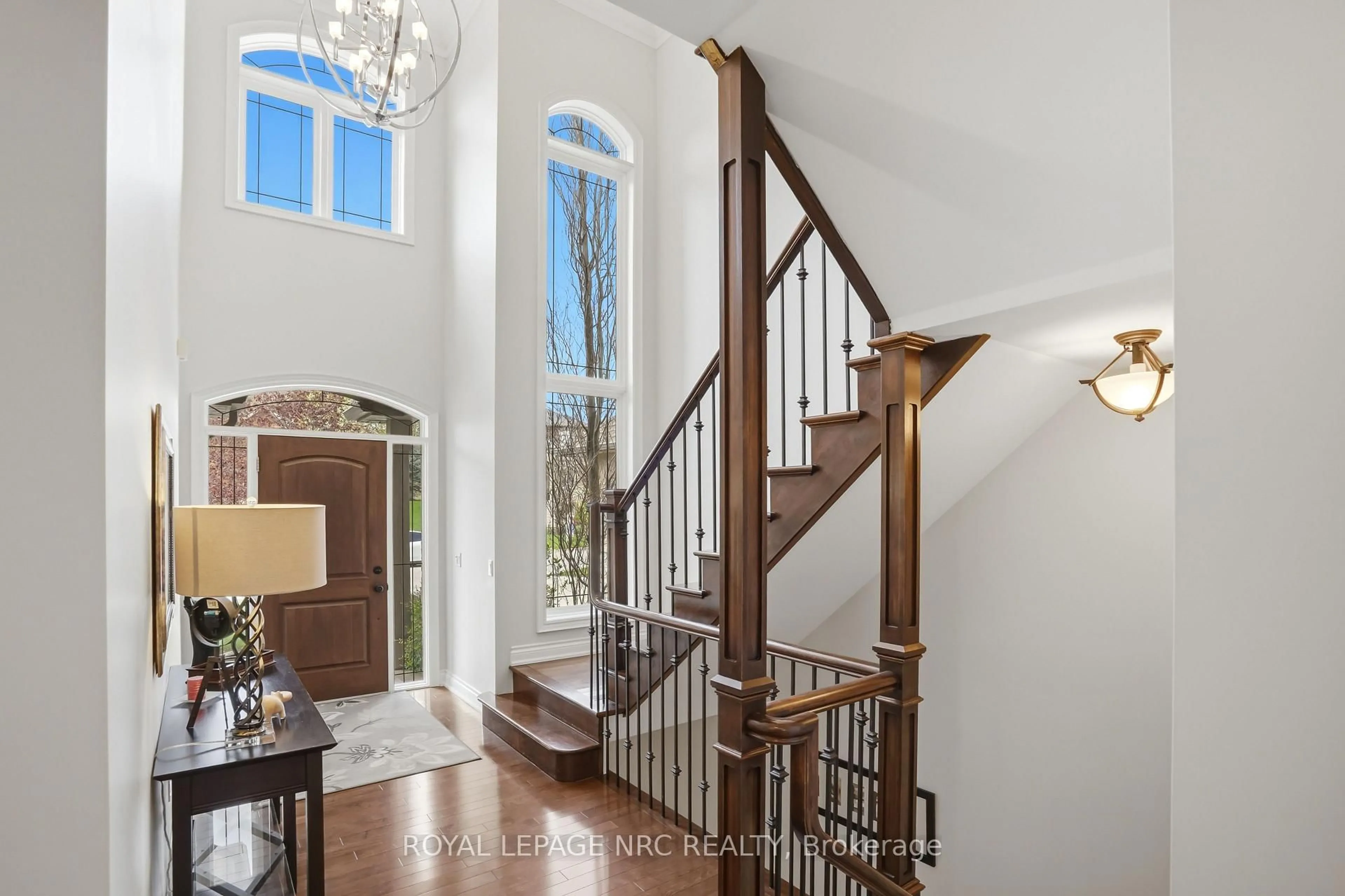 Indoor entryway for 4073 Highland Park Dr, Lincoln Ontario L0R 1B7