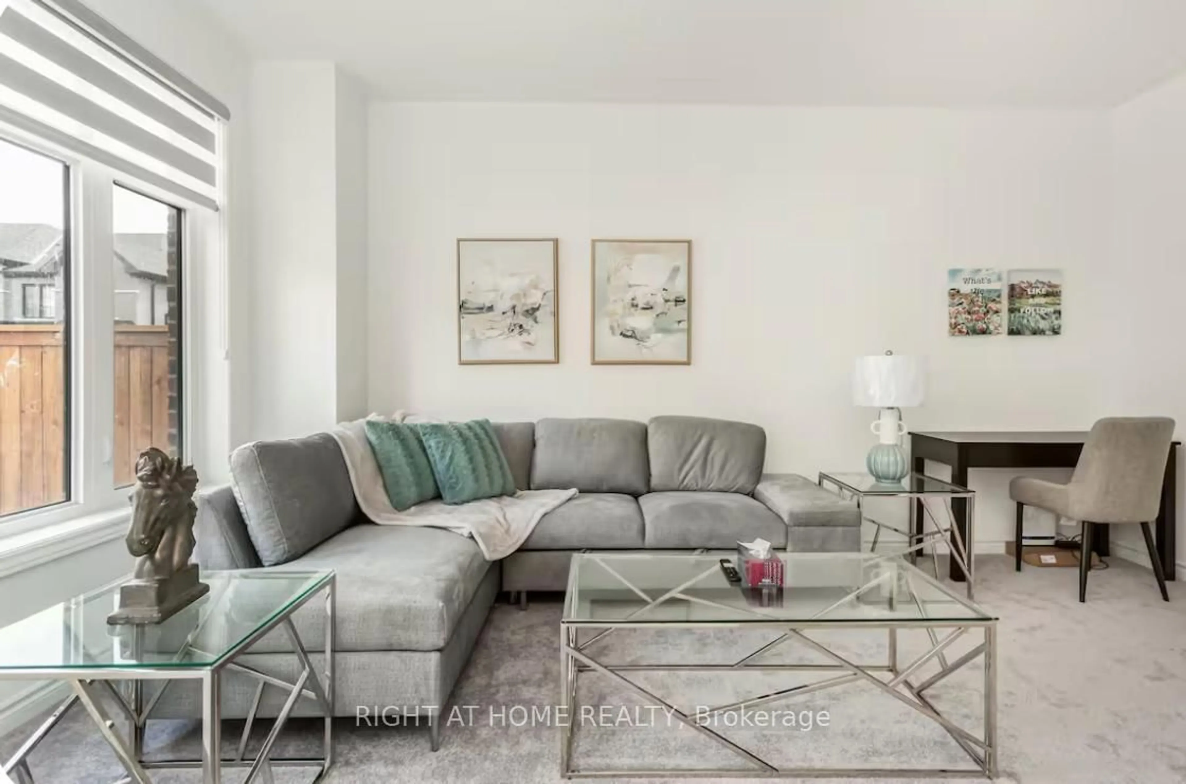 Living room with furniture, unknown for 7356 Sandy Ridg Sandy Ridge Common #11, Niagara Falls Ontario L2G 3L9