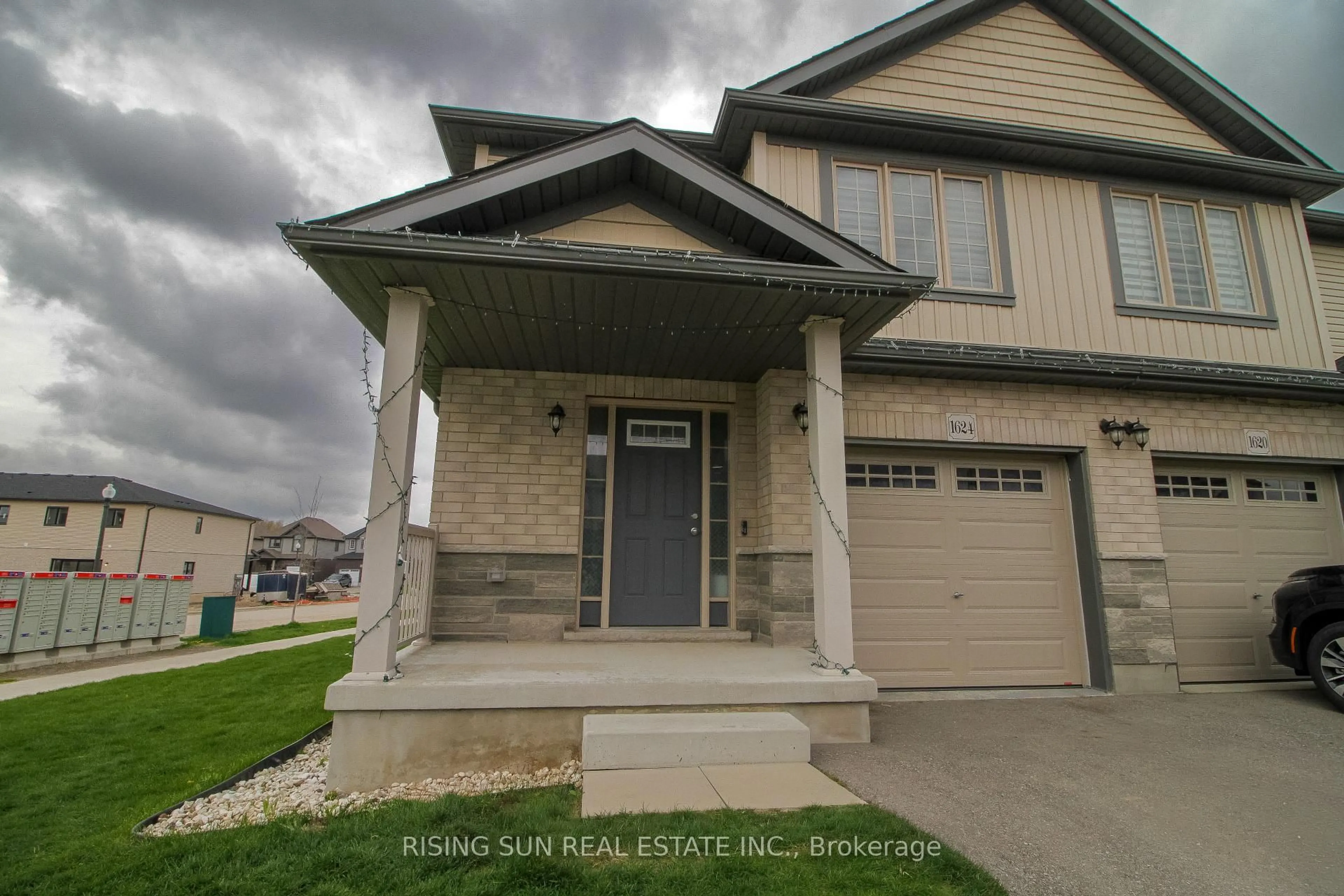 Home with vinyl exterior material, street for 1624 Dunkirk Ave, Woodstock Ontario N4T 0L7